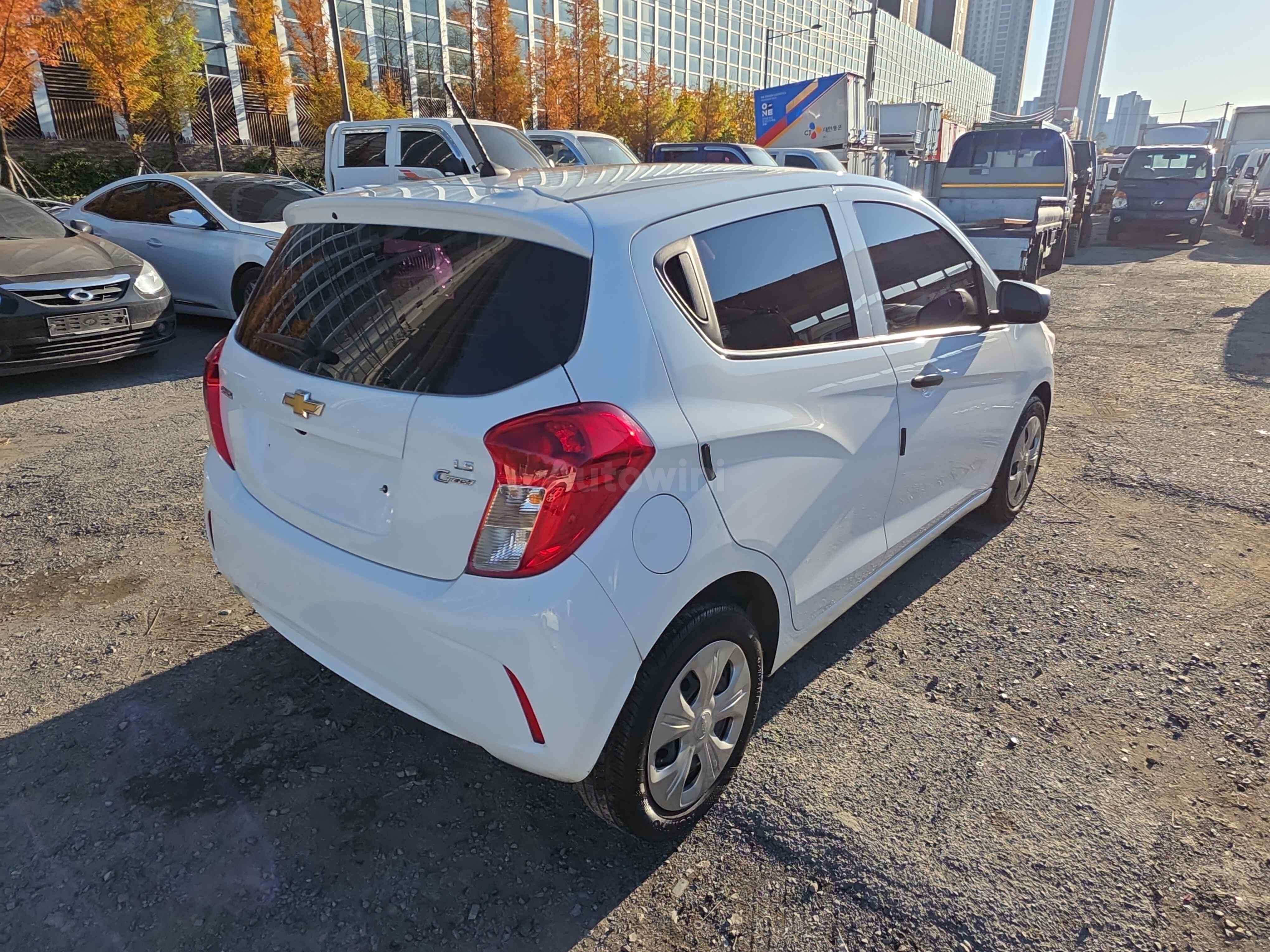 2016 CHEVROLET SPARK VIN: KLYDC487DGC015058