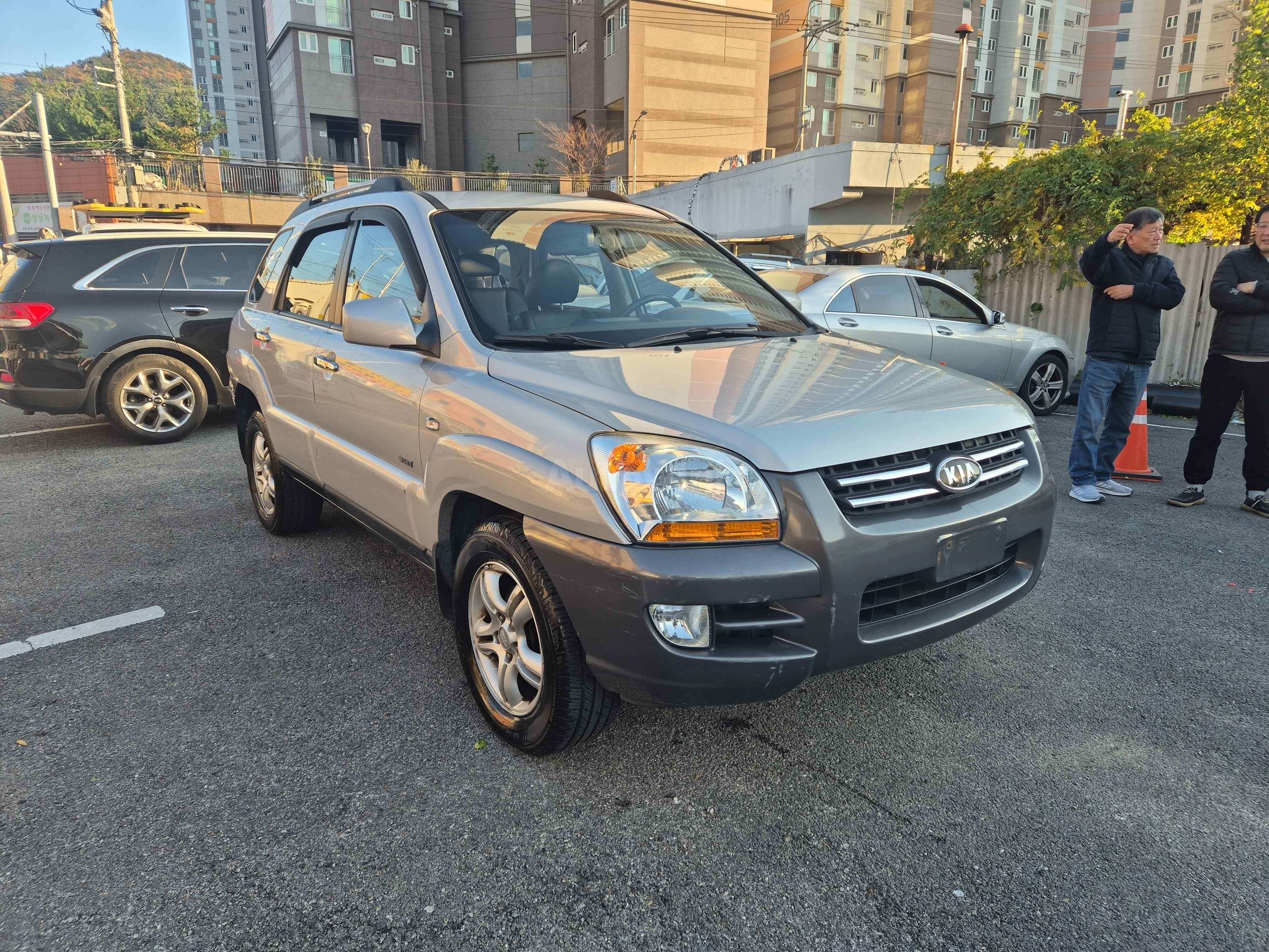 2007 KIA SPORTAGE VIN: KNAJE55537K333266