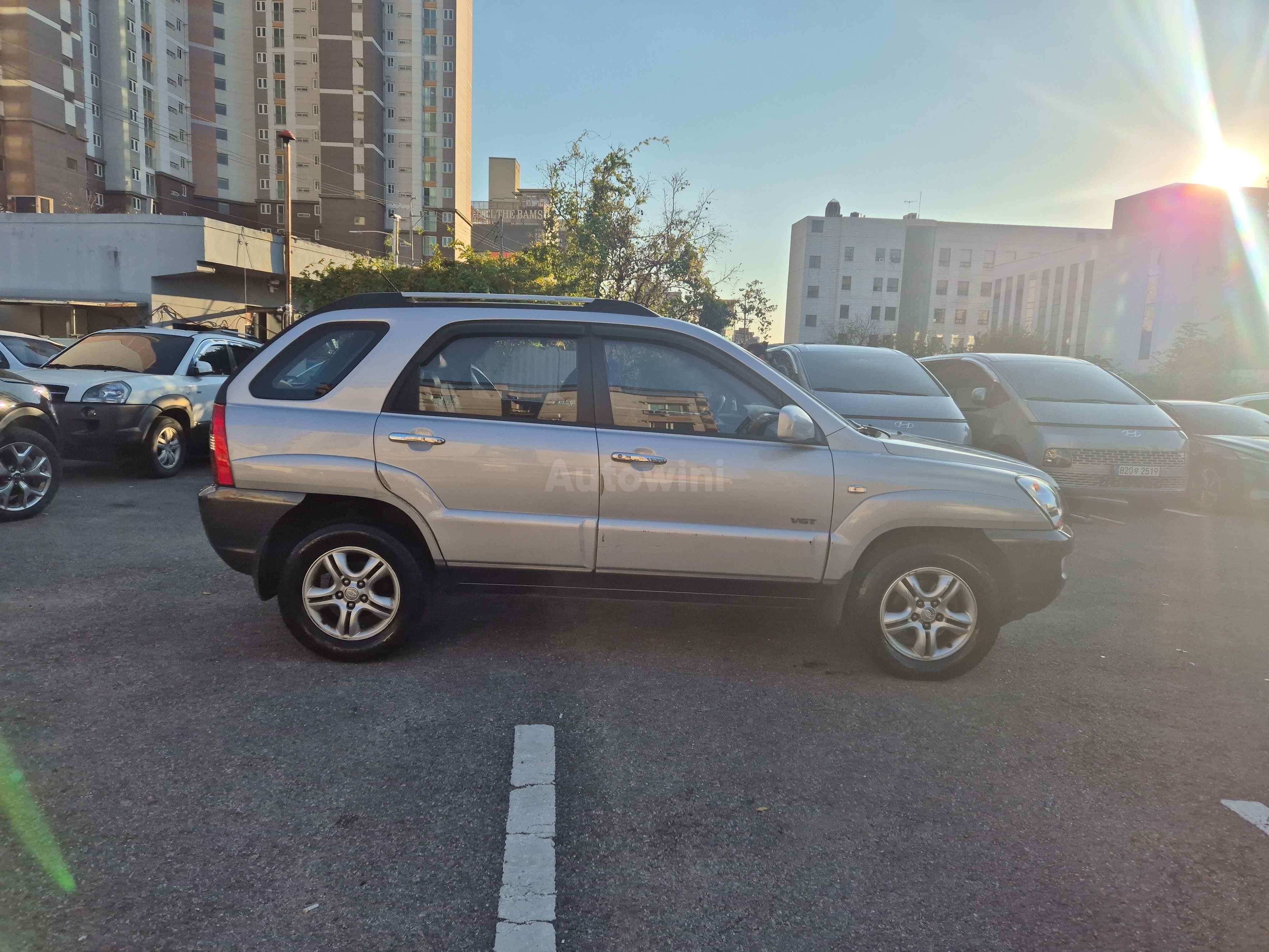 2007 KIA SPORTAGE VIN: KNAJE55537K333266
