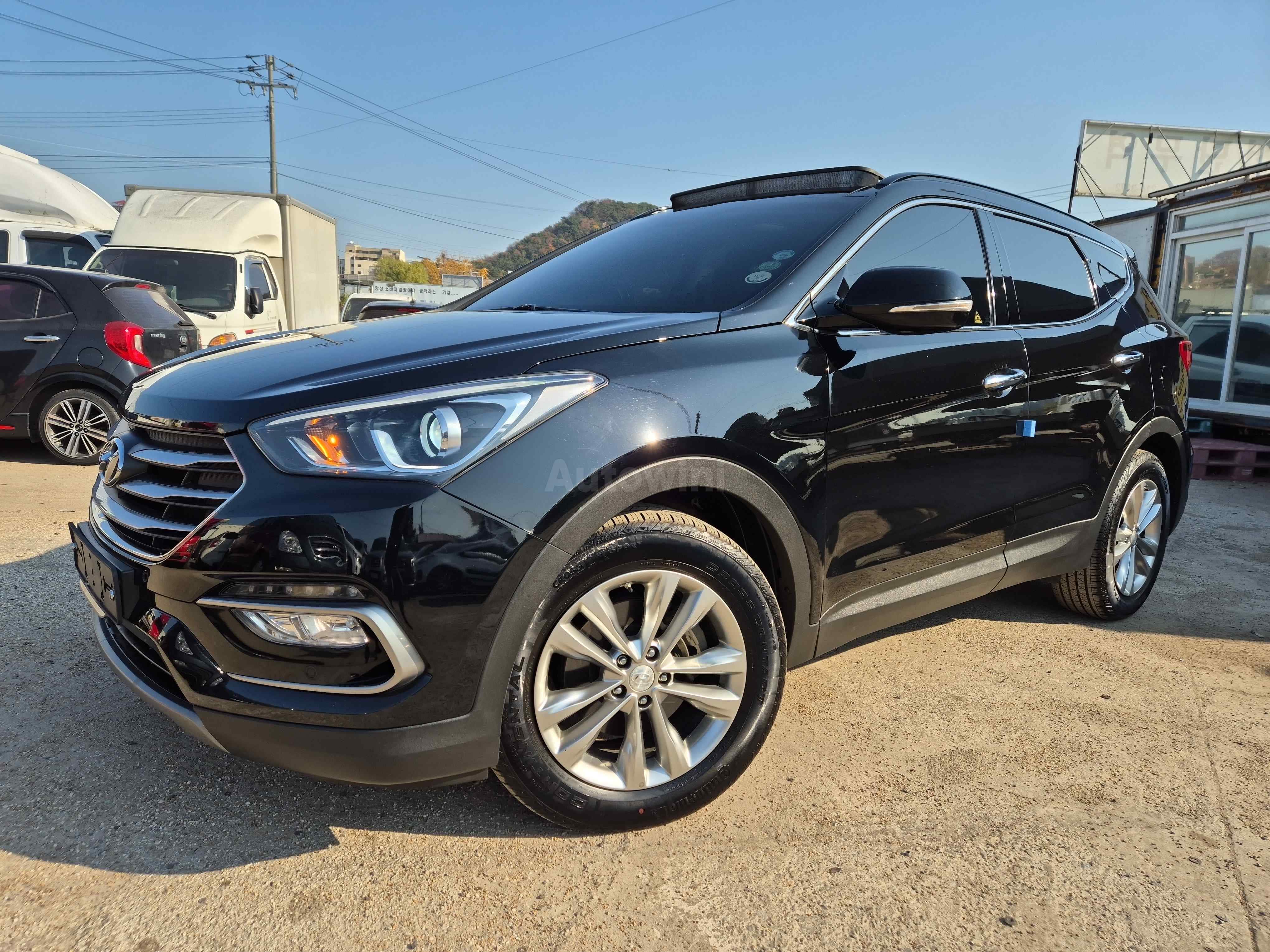 2018 HYUNDAI SANTAFE VIN: KMHSW81UBJU778266