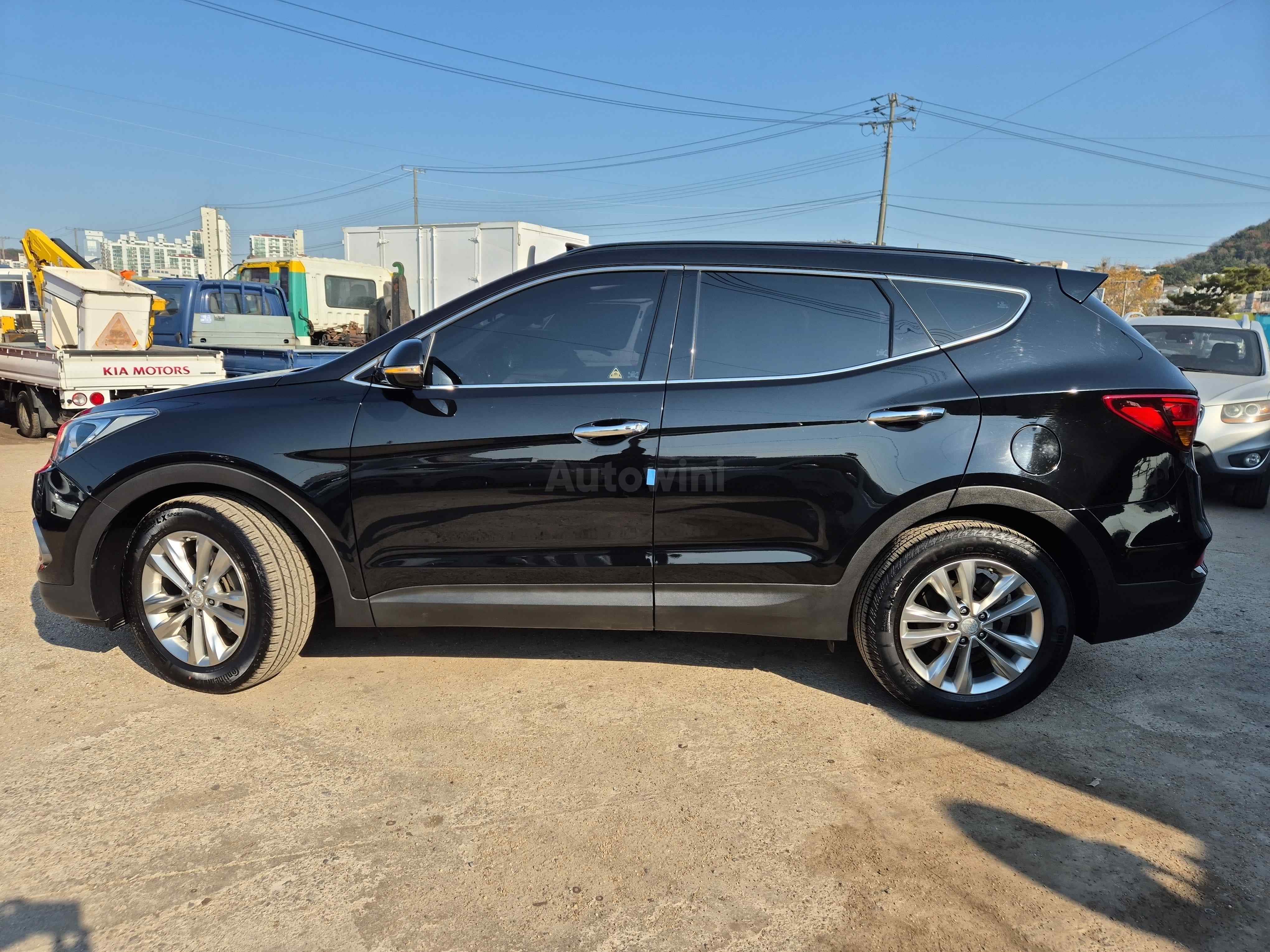 2018 HYUNDAI SANTAFE VIN: KMHSW81UBJU778266