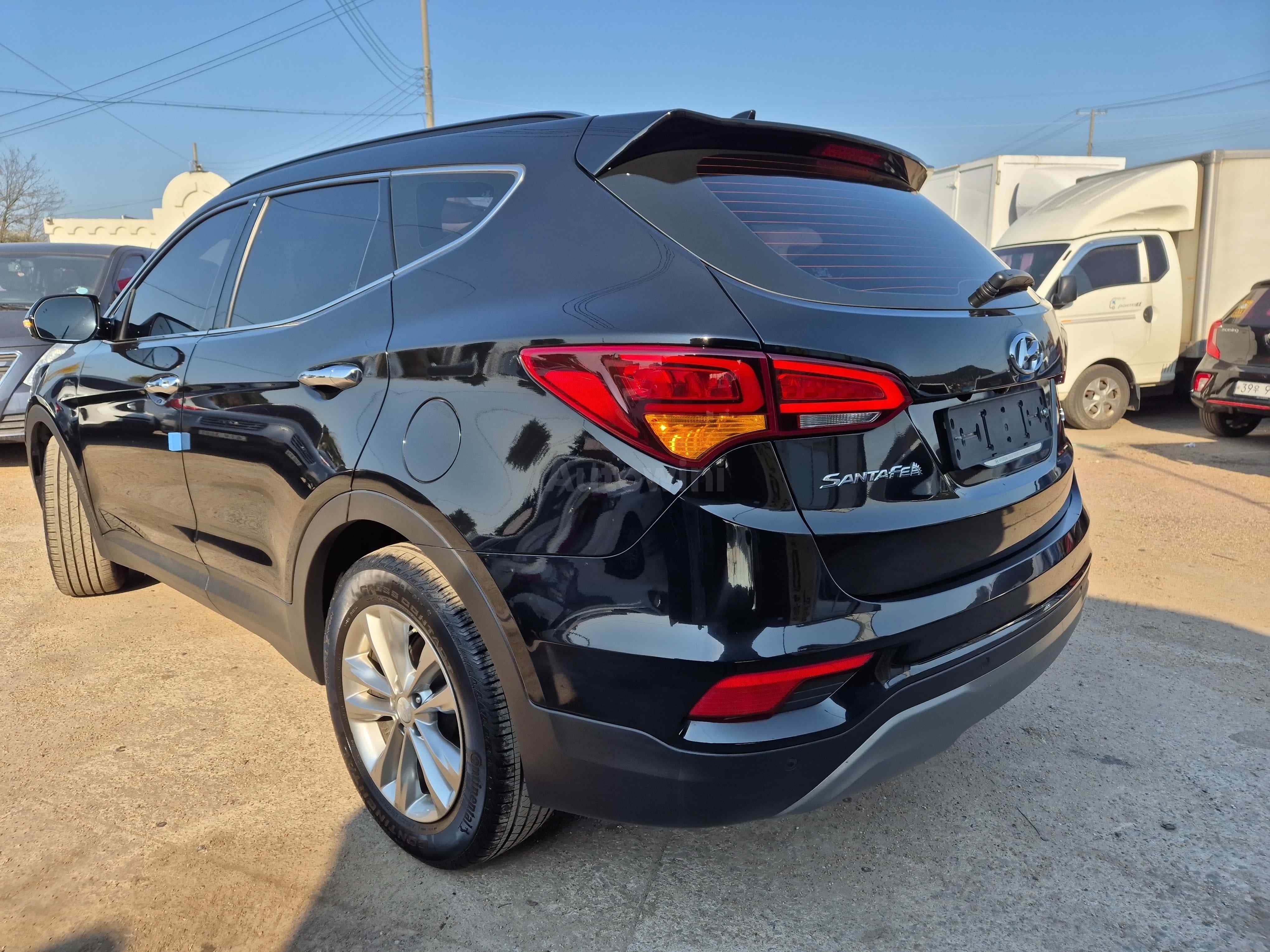 2018 HYUNDAI SANTAFE VIN: KMHSW81UBJU778266