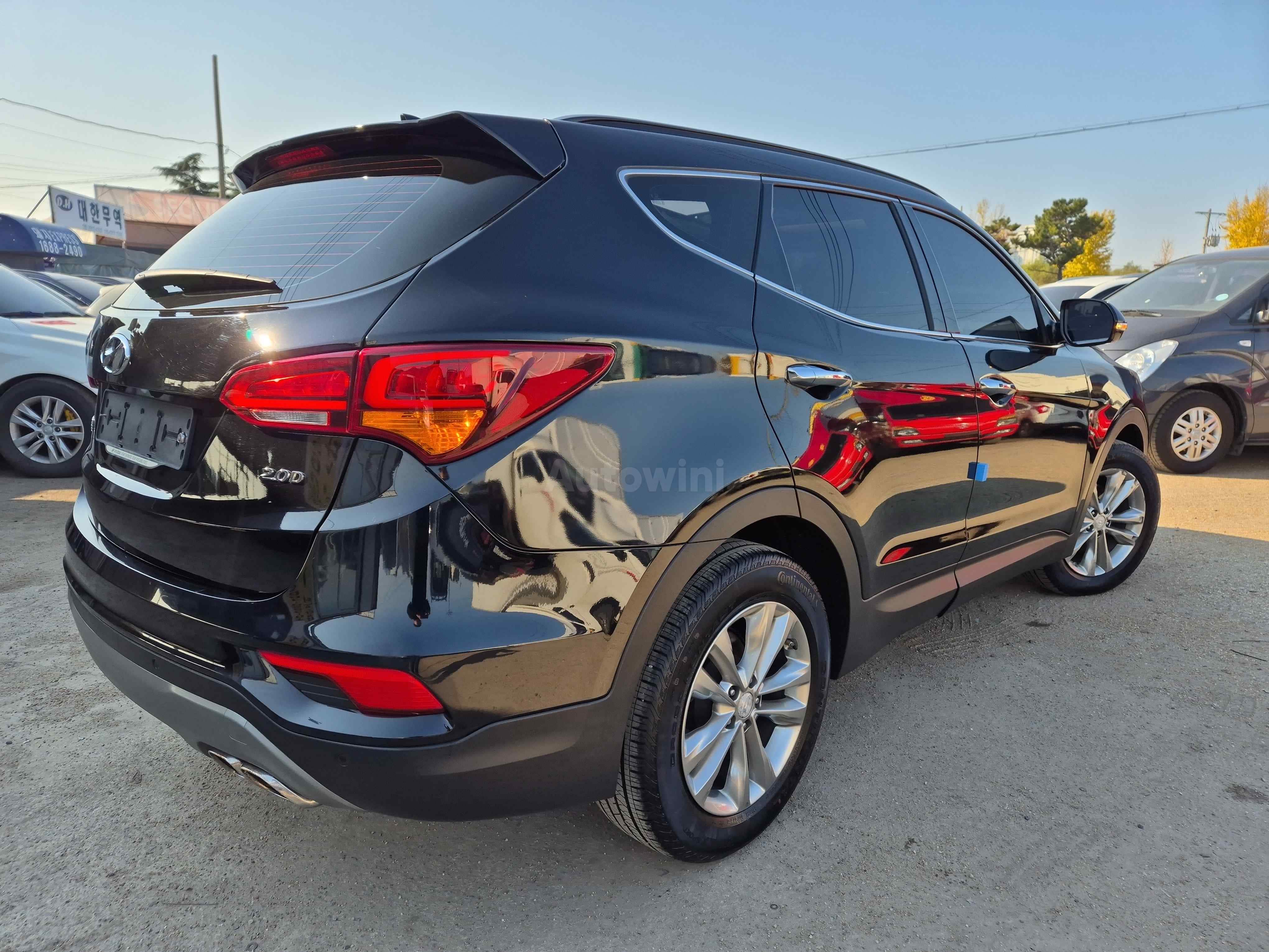 2018 HYUNDAI SANTAFE VIN: KMHSW81UBJU778266