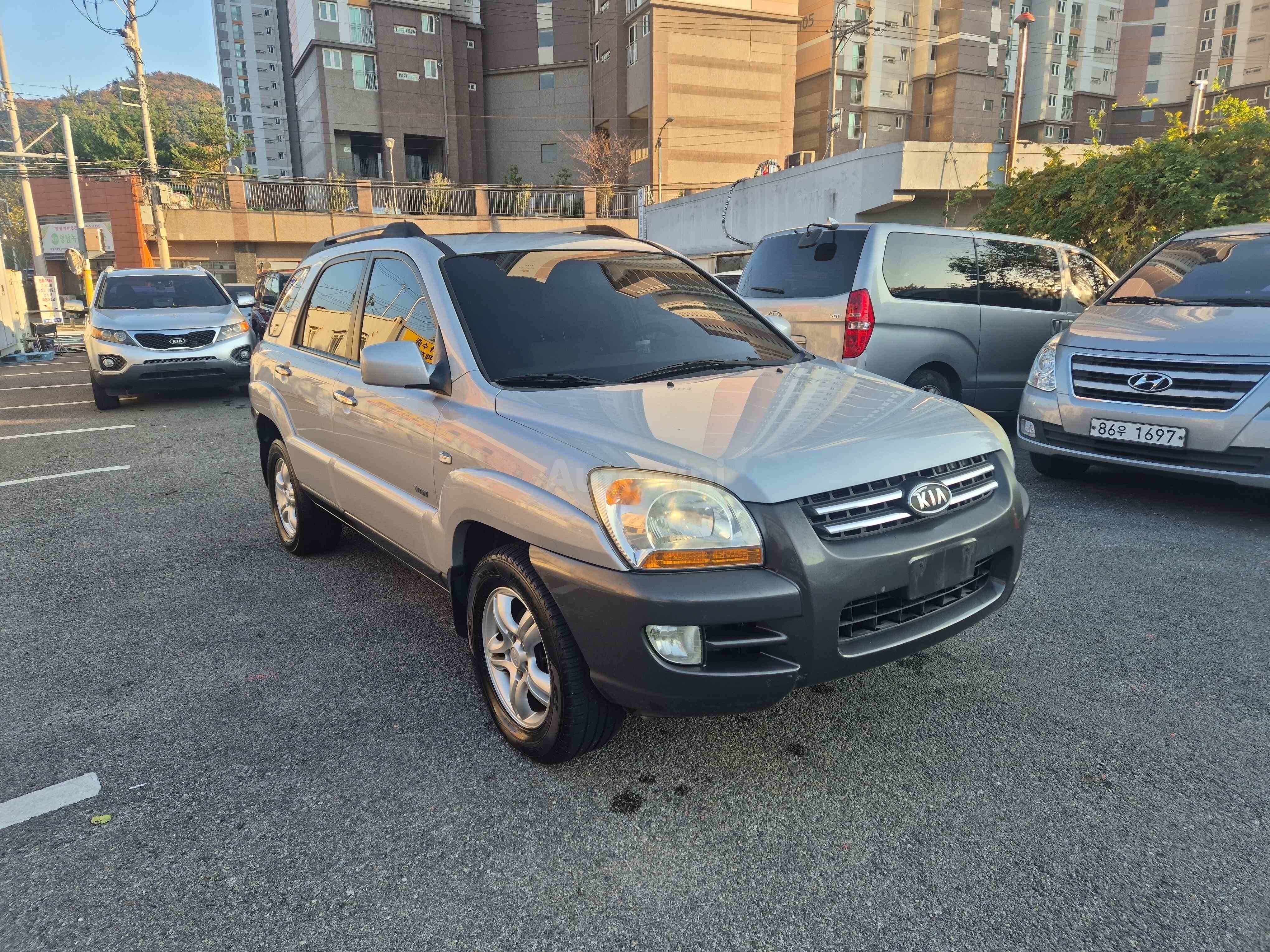 2007 KIA SPORTAGE VIN: KNAJE55537K350700