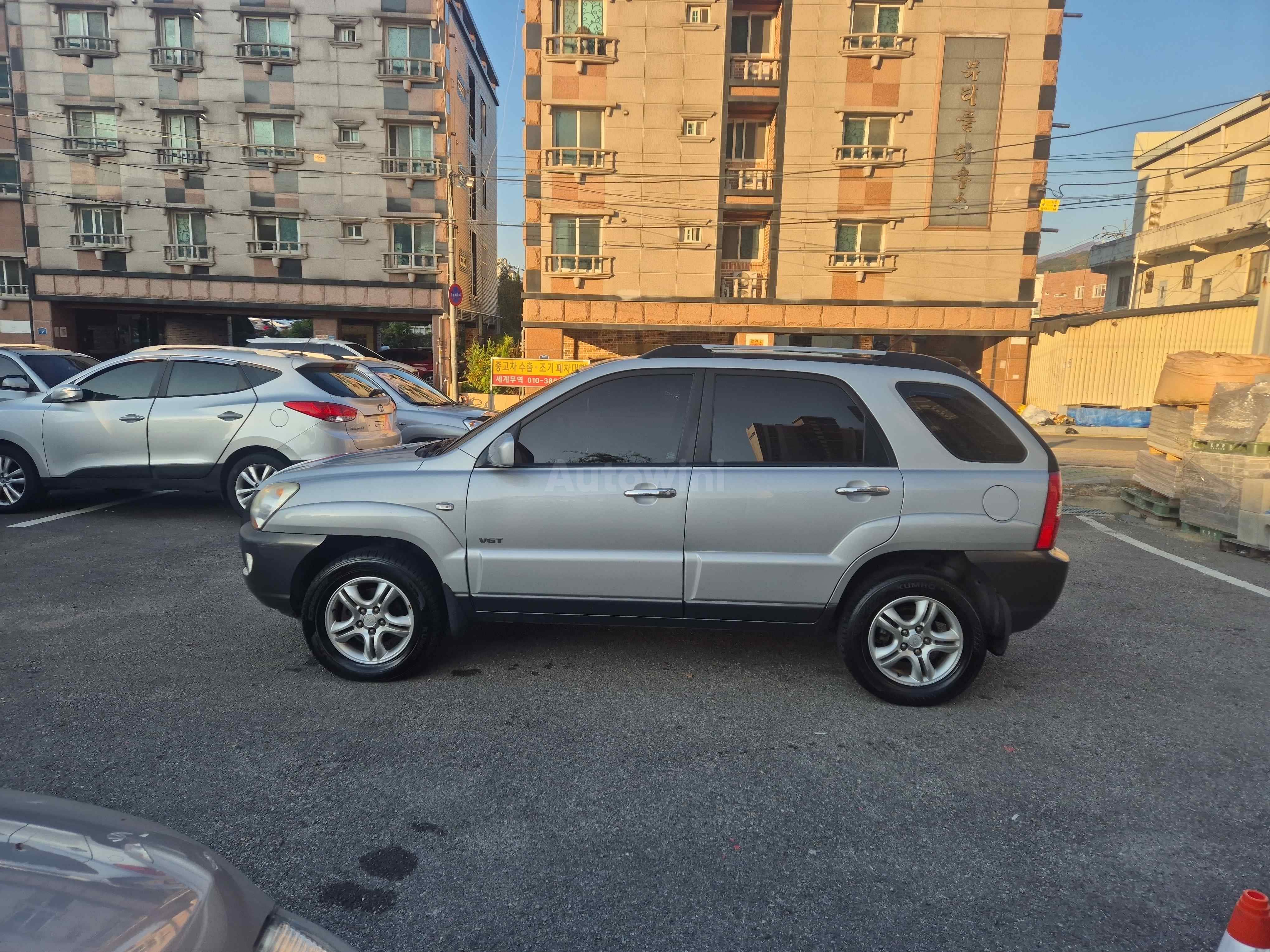 2007 KIA SPORTAGE VIN: KNAJE55537K350700