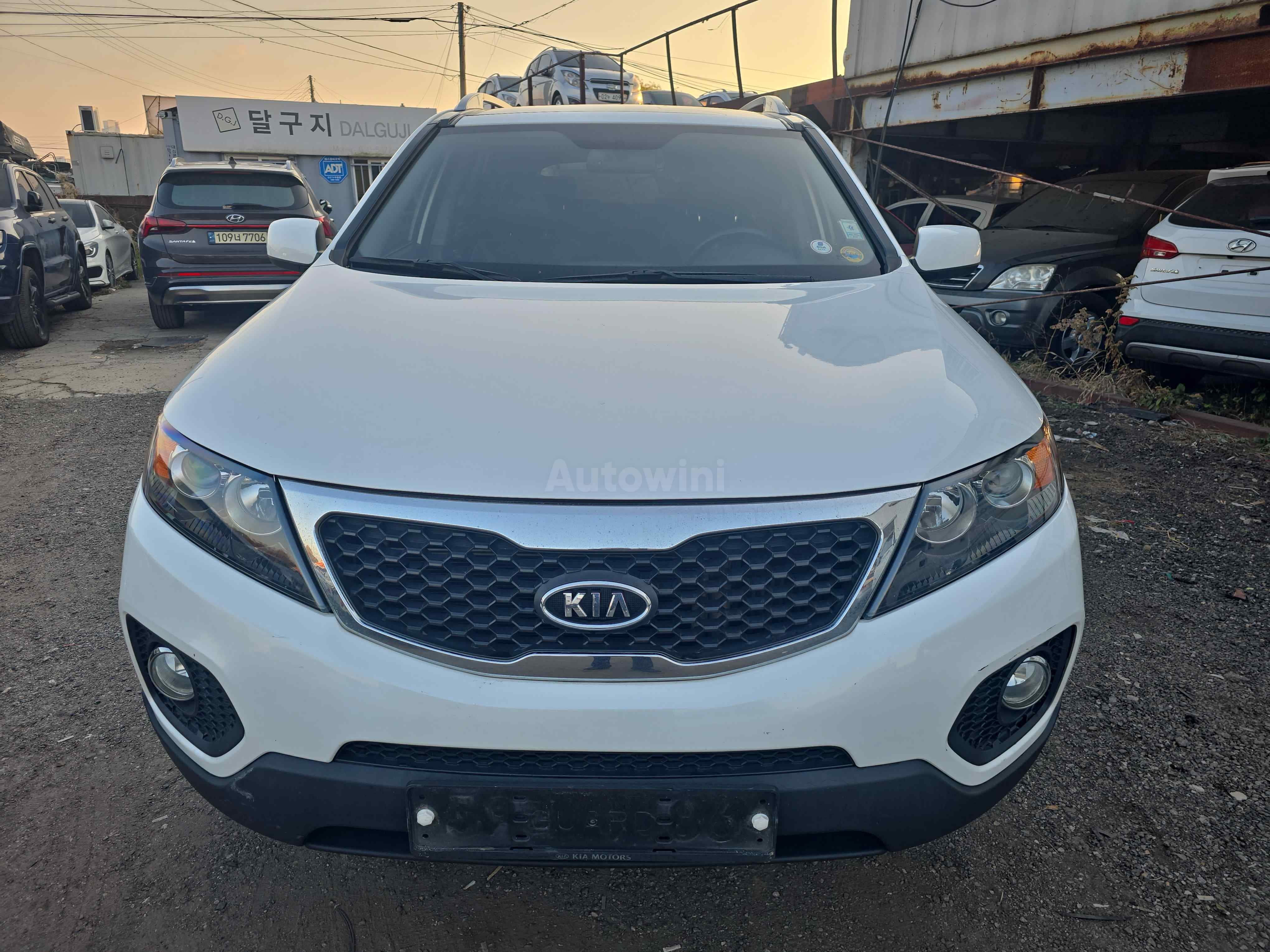 2011 KIA SORENTO VIN: KNAKT815BBA172566