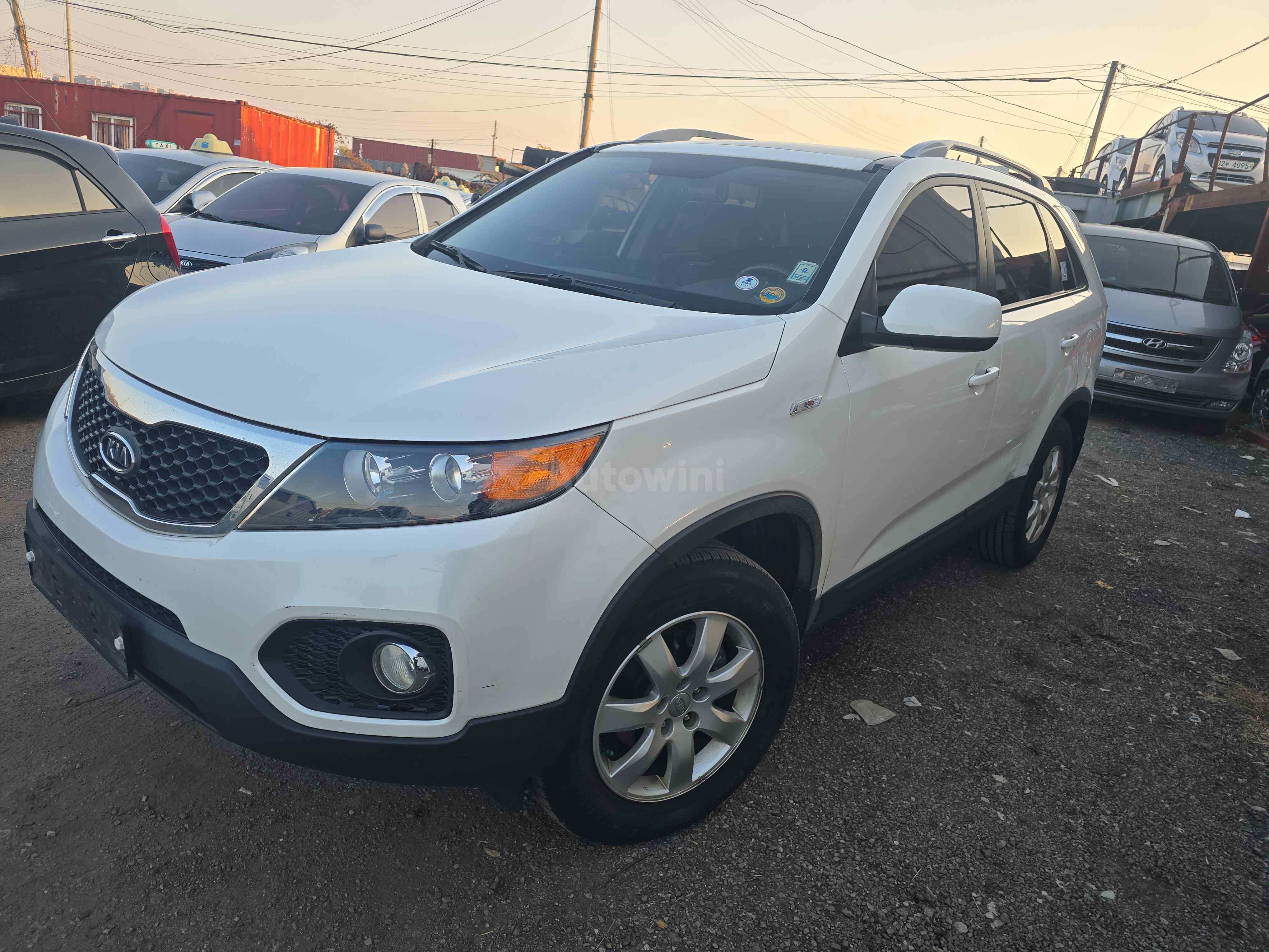 2011 KIA SORENTO VIN: KNAKT815BBA172566