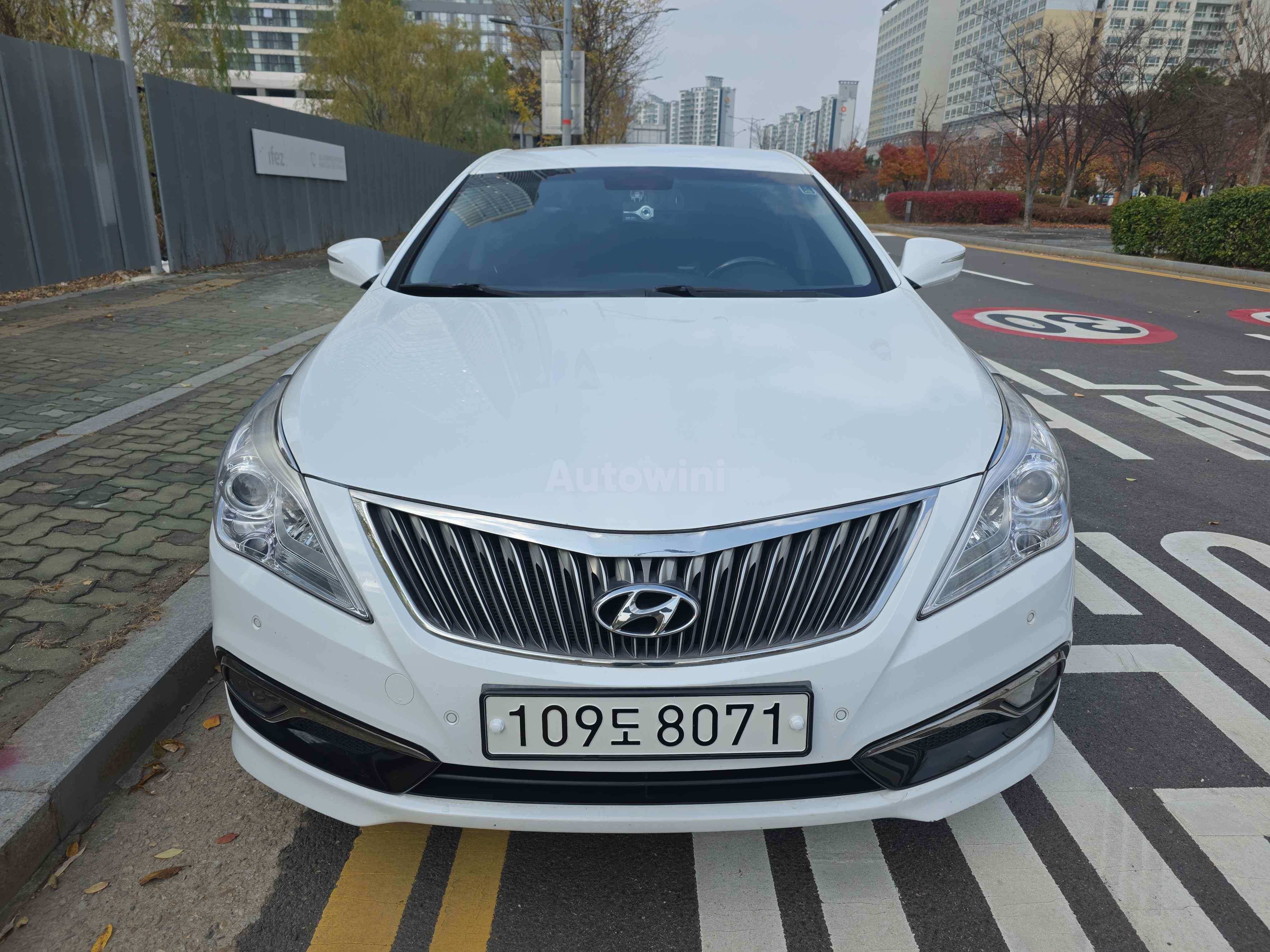 2016 HYUNDAI GRANDEUR VIN: KMHFF41RBGA551140