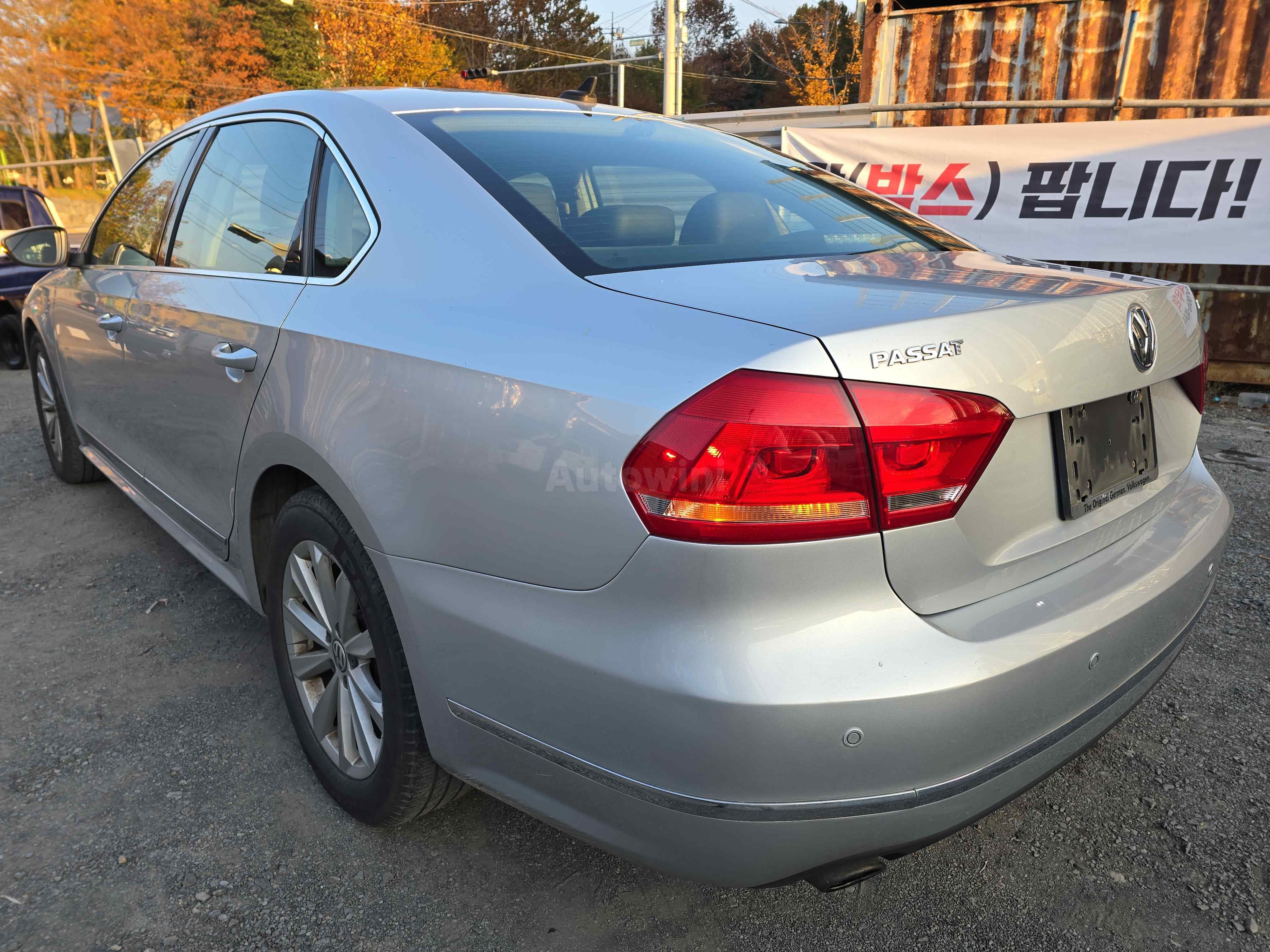 2015 VOLKSWAGEN PASSAT VIN: 1VWZZZA3ZFC106145