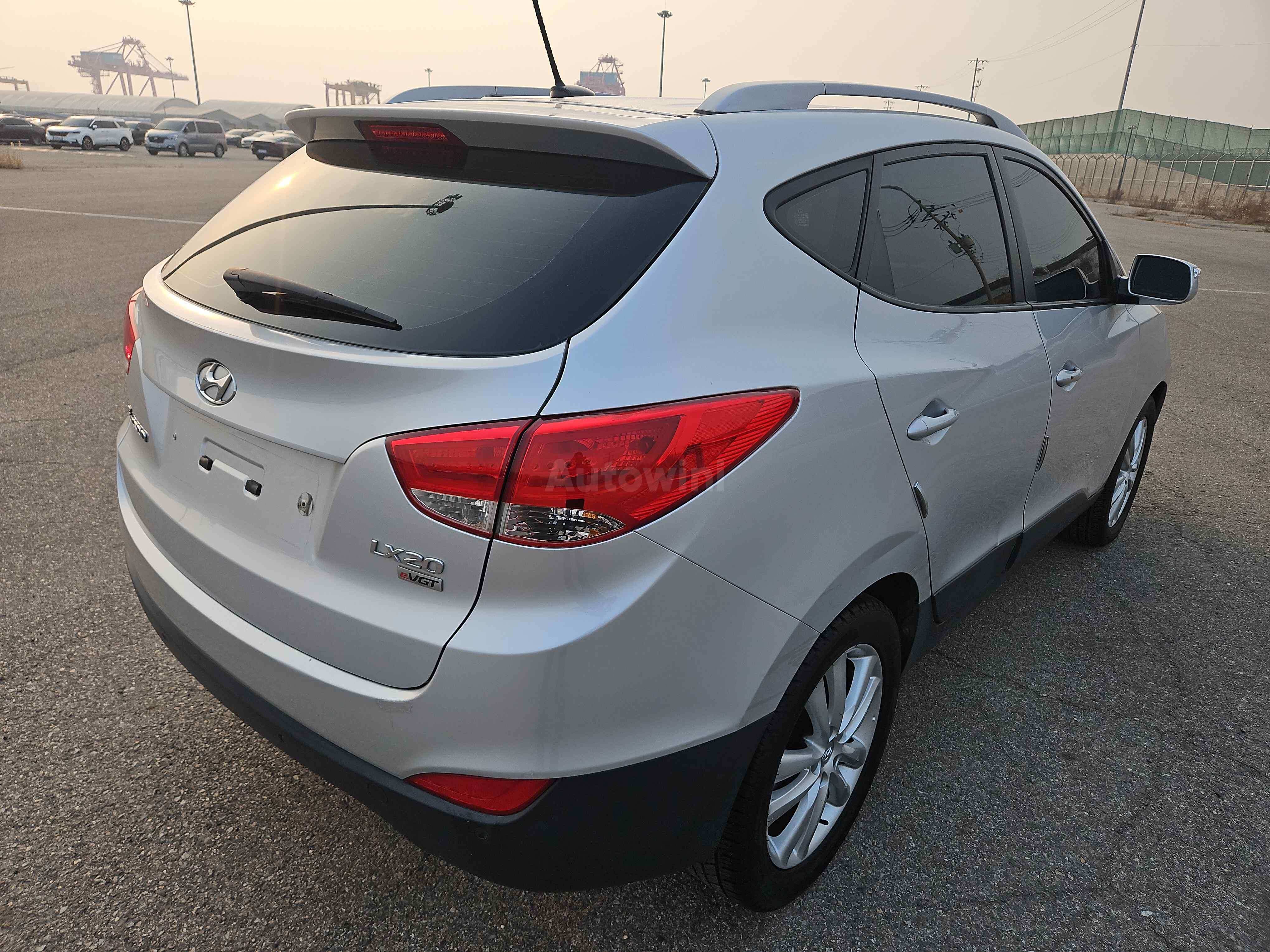 2013 HYUNDAI TUCSON VIN: KMHJU81VBDU652057