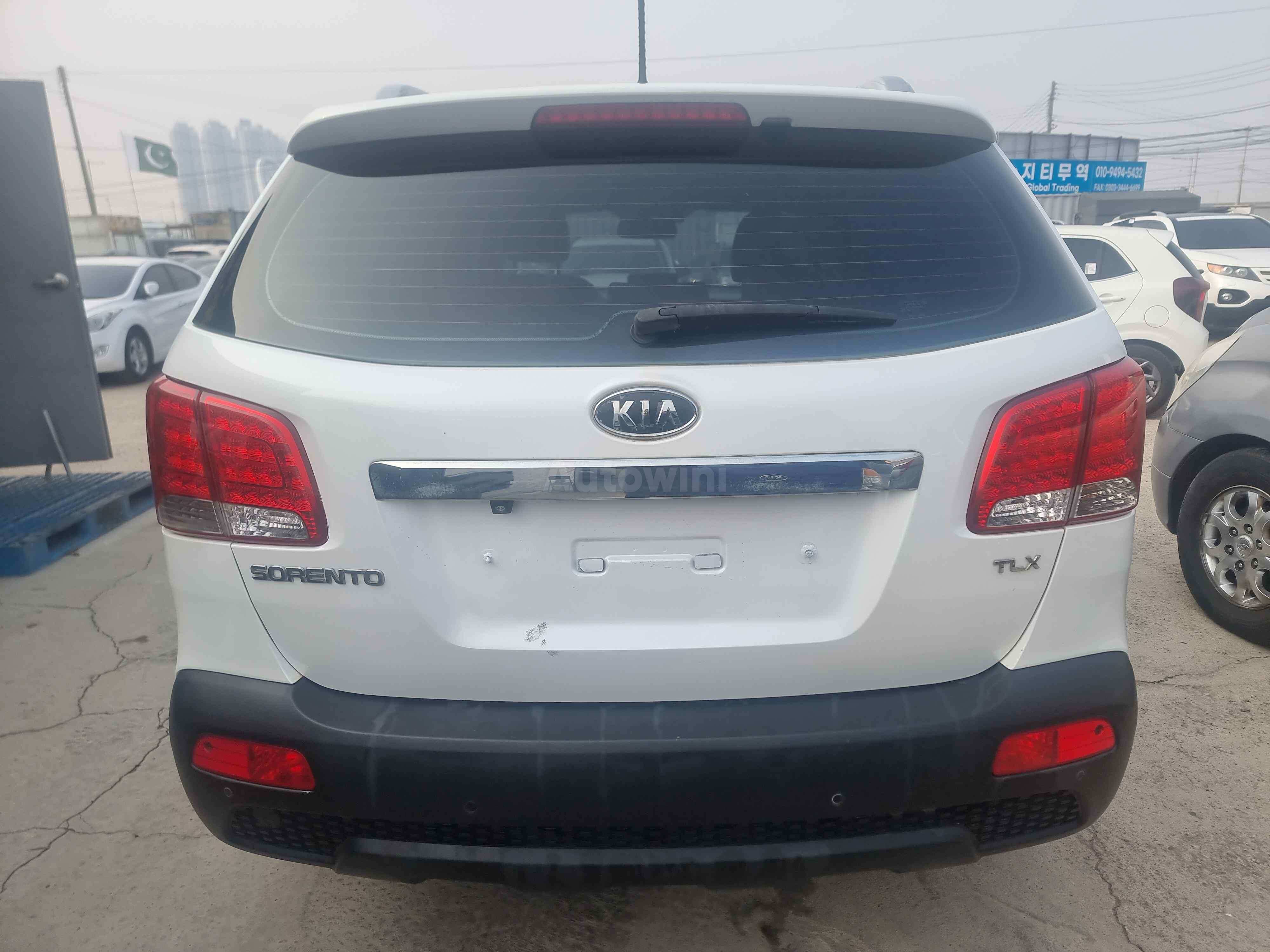 2012 KIA SORENTO VIN: KNAKU814BCA266249