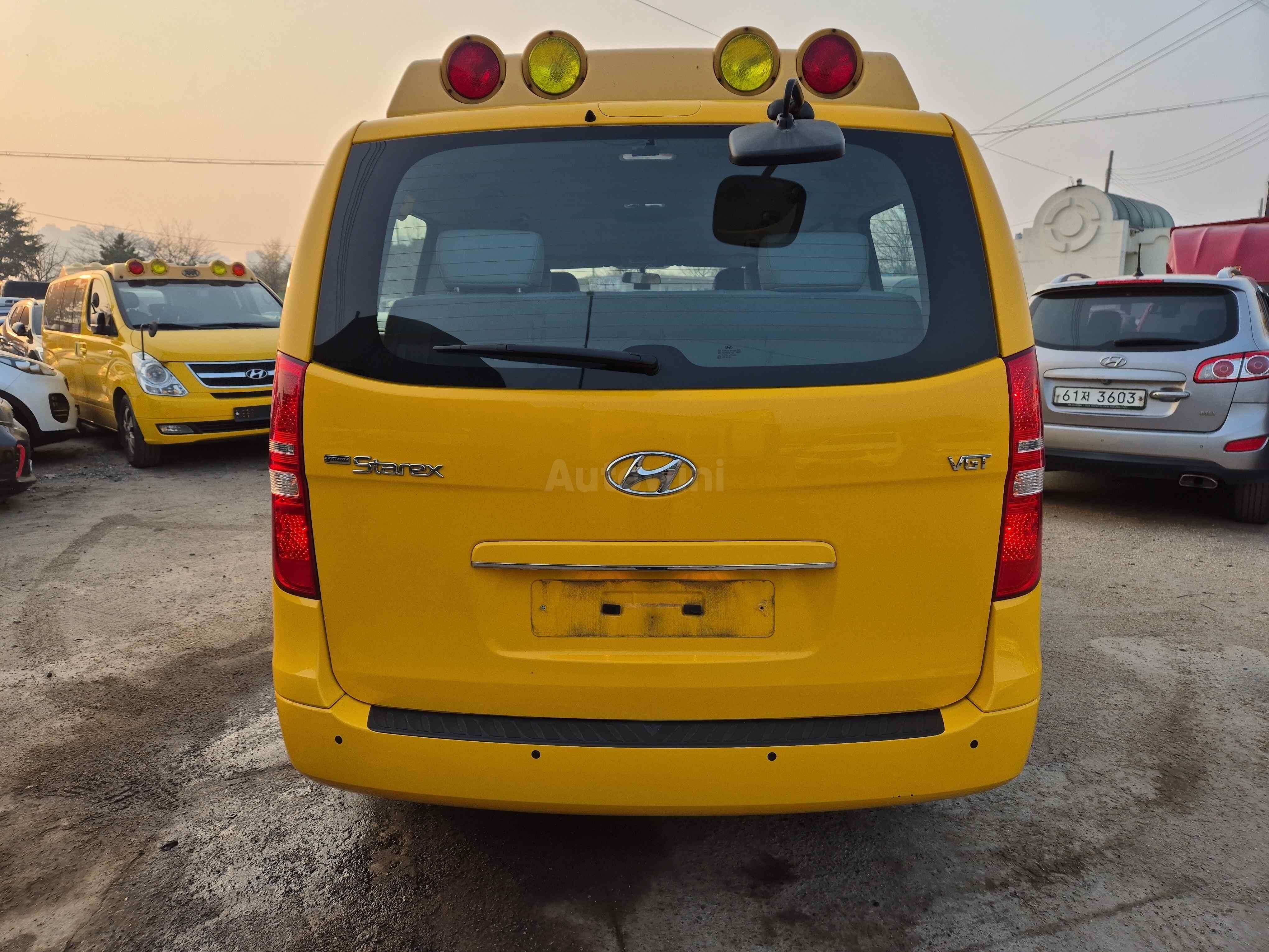 2017 HYUNDAI STAREX VIN: KMJWA73KBHU902447