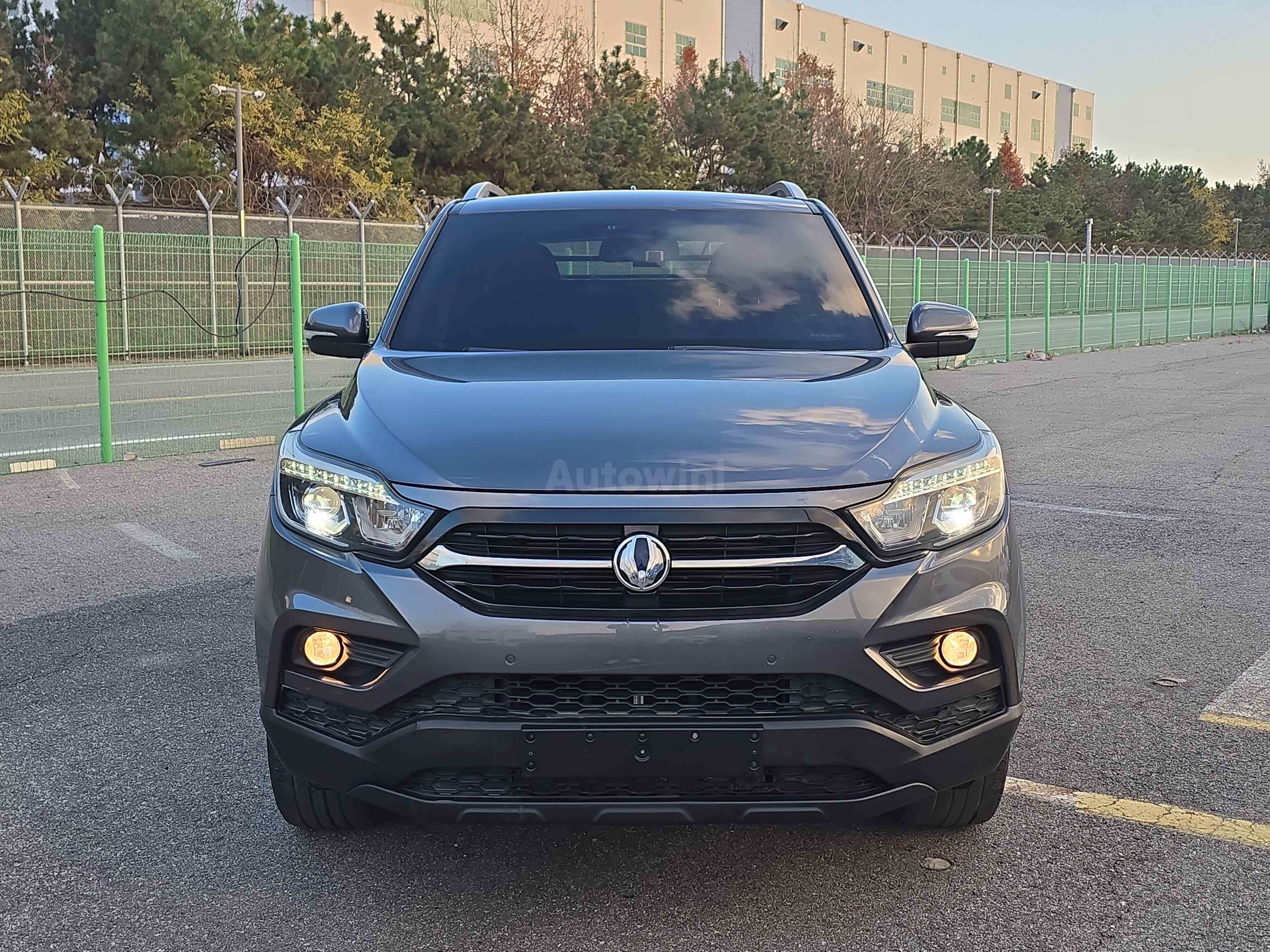 2018 KGM (SSANGYONG) REXTON VIN: KPADA4AE1JP001949