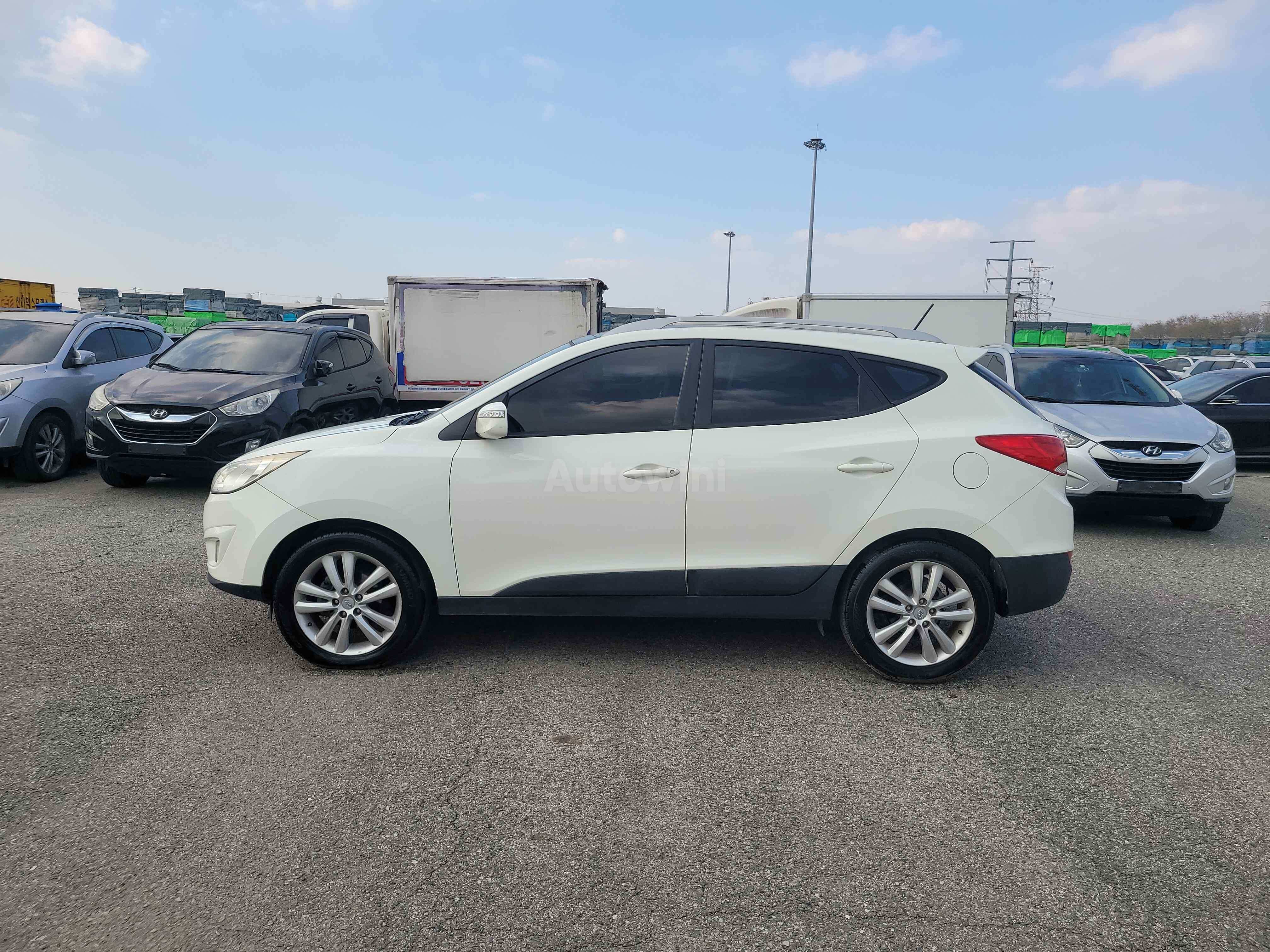 2010 HYUNDAI TUCSON VIN: KMHJU81VBAU081314