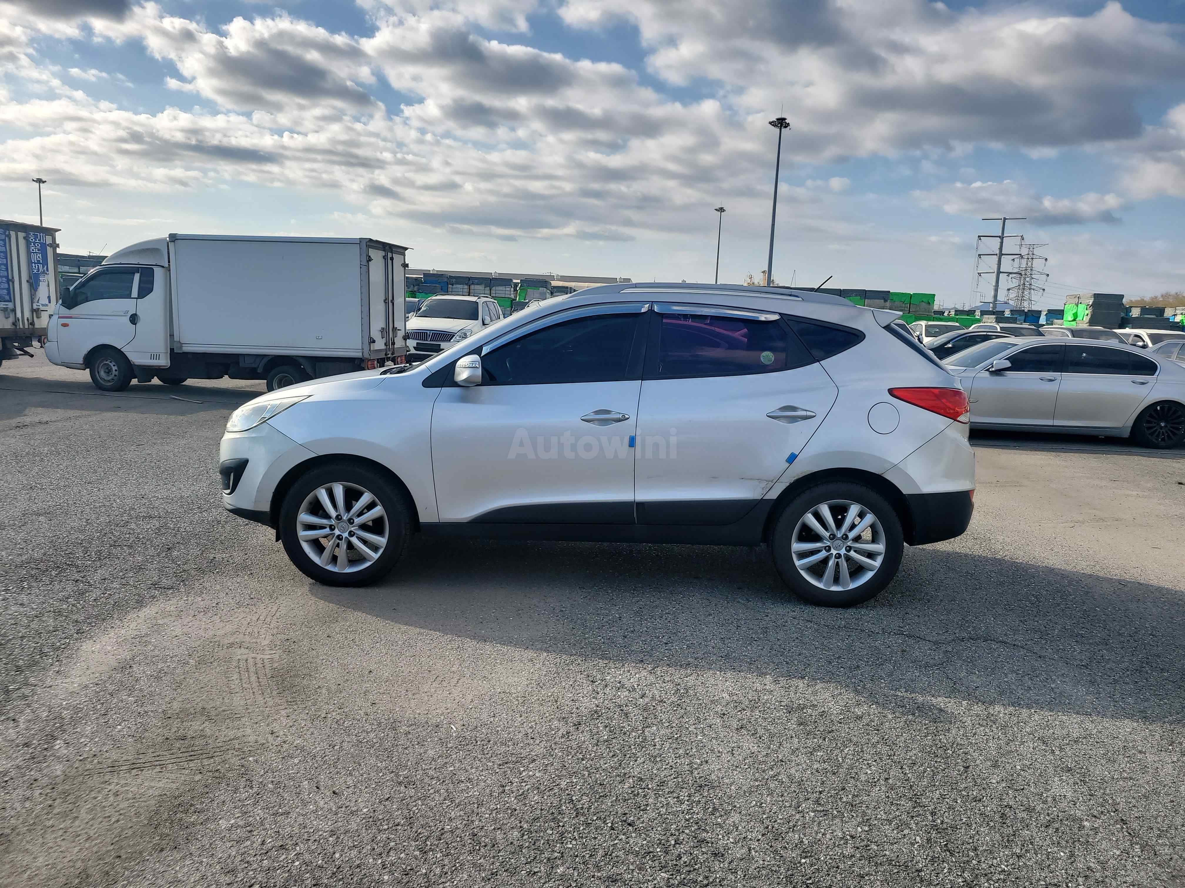 2010 HYUNDAI TUCSON VIN: KMHJU81VBAU085257
