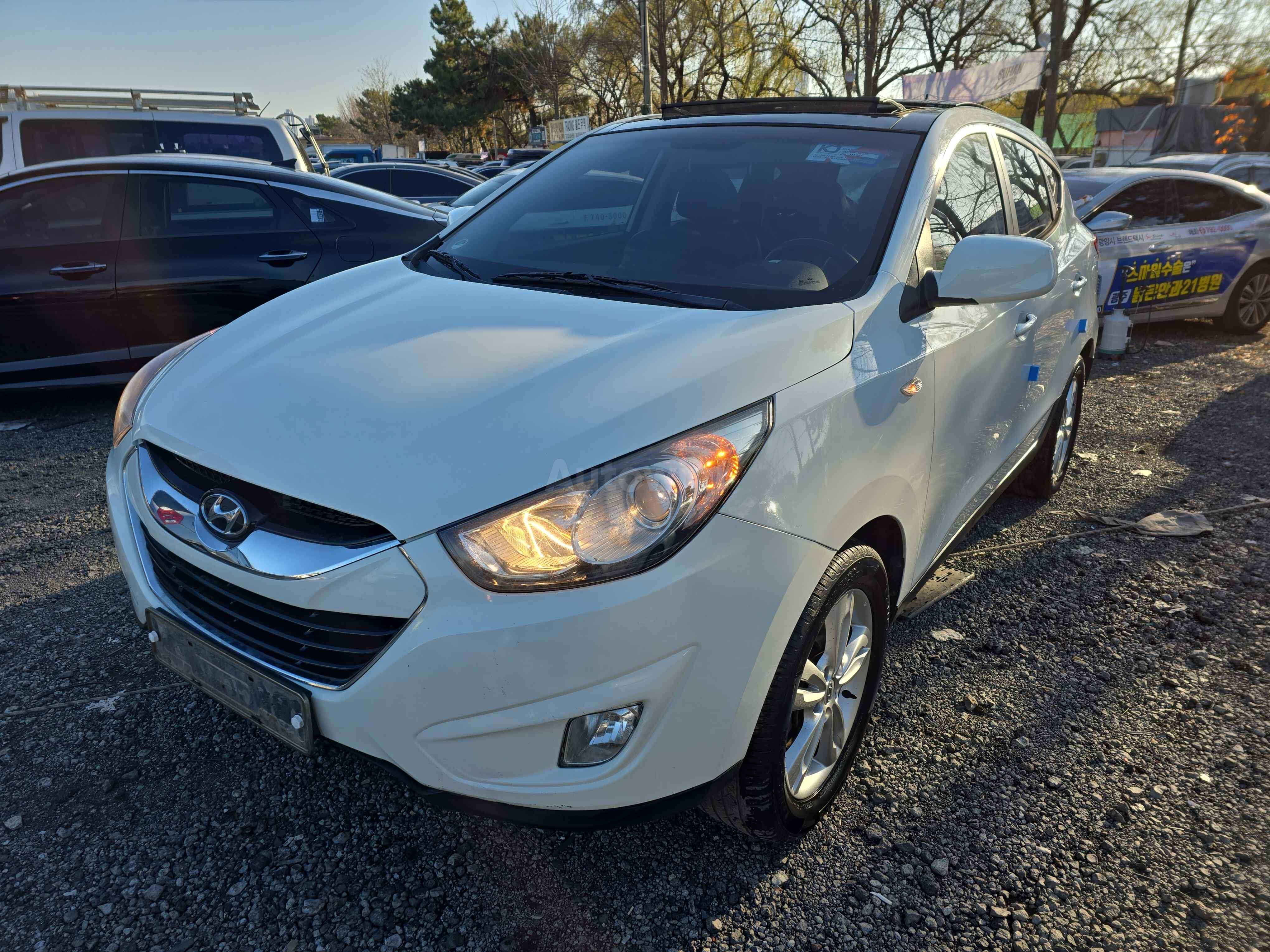 2012 HYUNDAI TUCSON VIN: KMHJT81VBCU339686