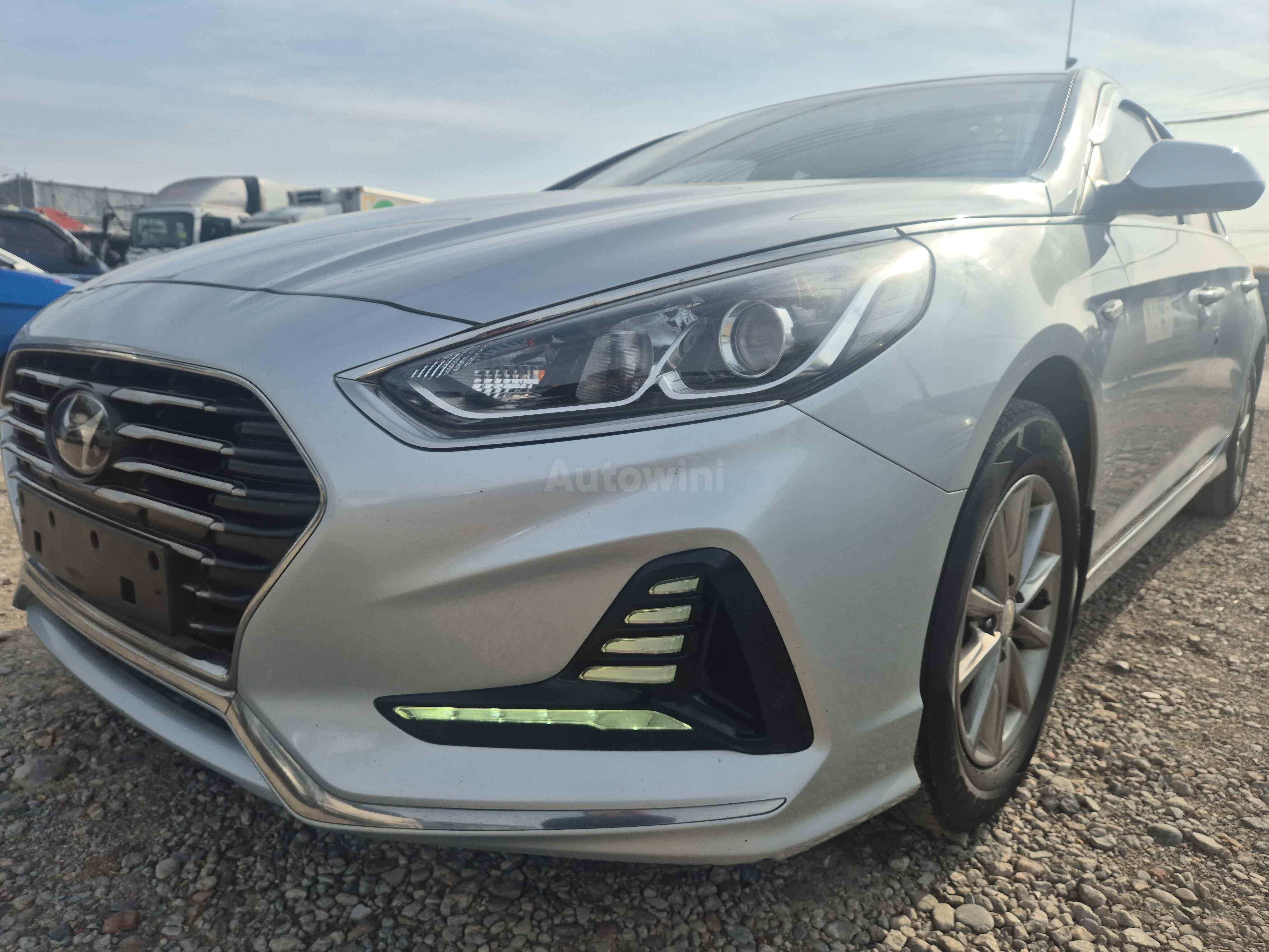 2019 HYUNDAI SONATA VIN: KMHE341DBKA538805
