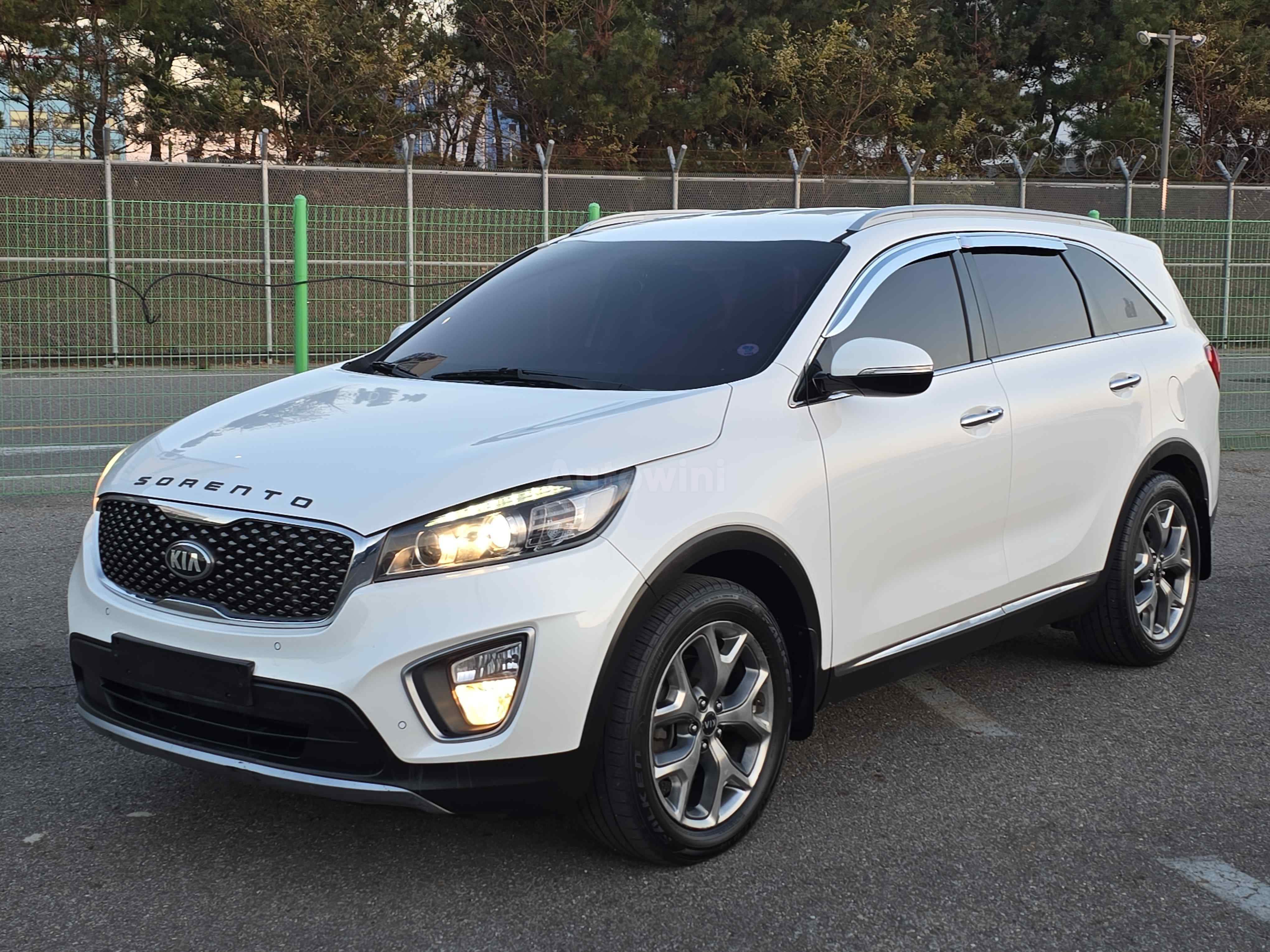 2015 KIA SORENTO VIN: KNAPH81ABFA068327