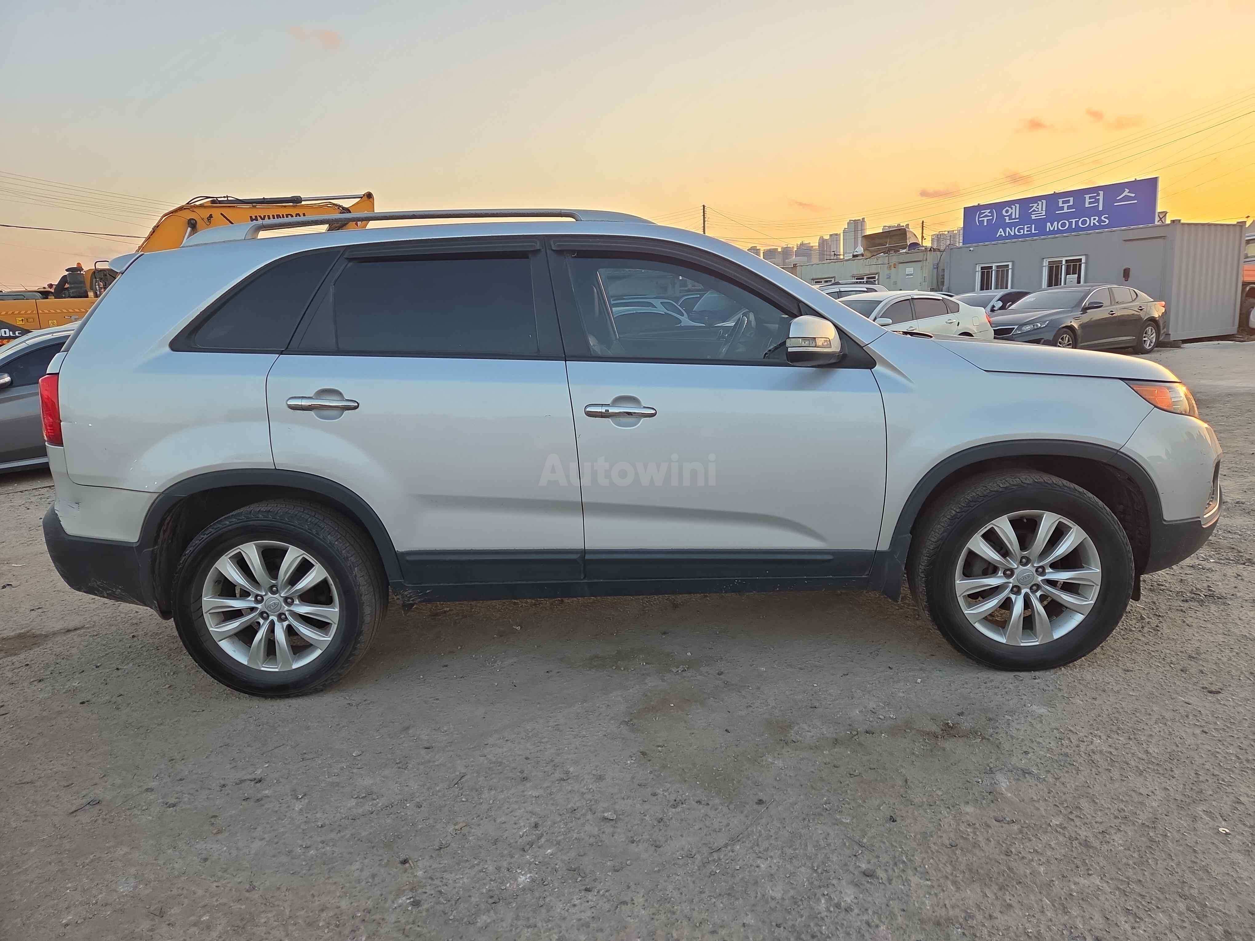 2011 KIA SORENTO VIN: KNAKU815BBA127609