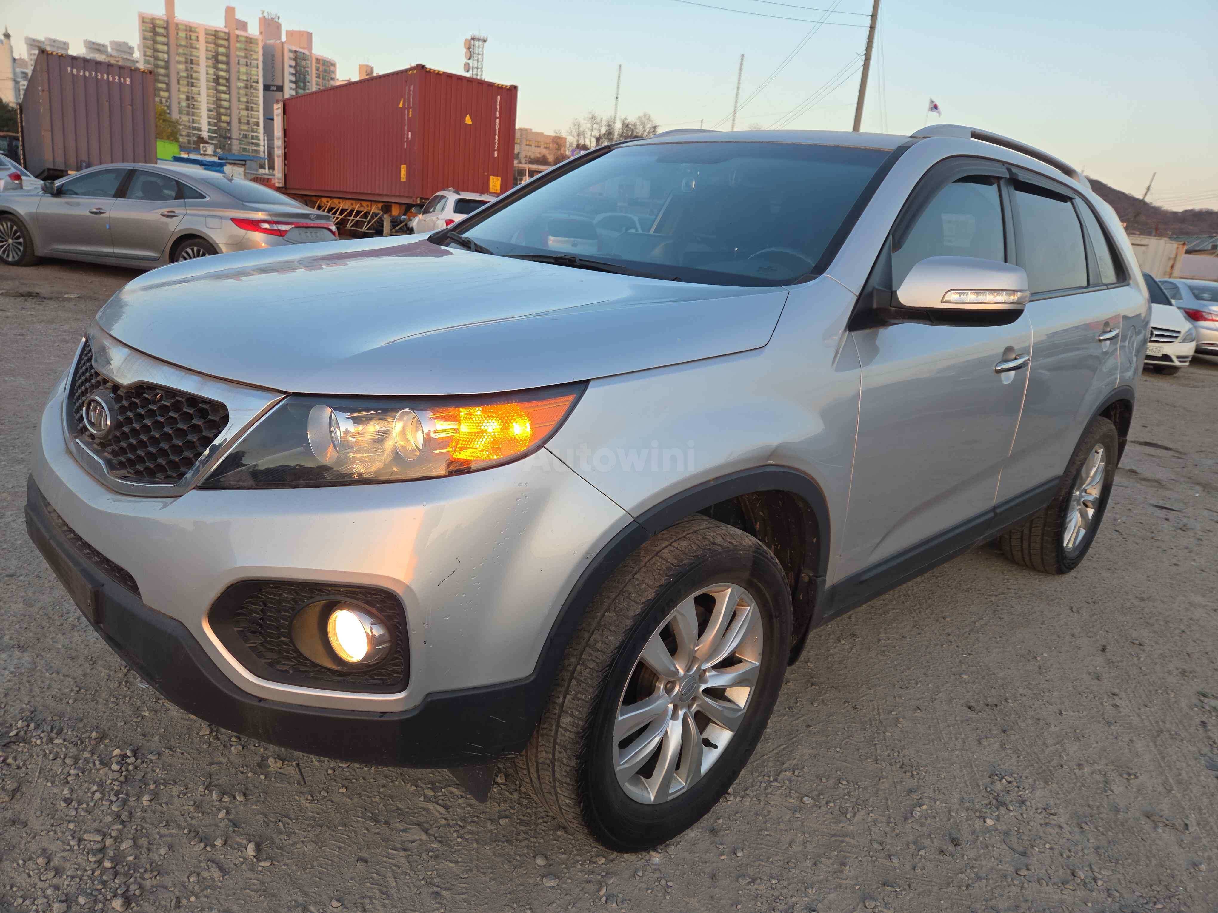 2011 KIA SORENTO VIN: KNAKU815BBA127609