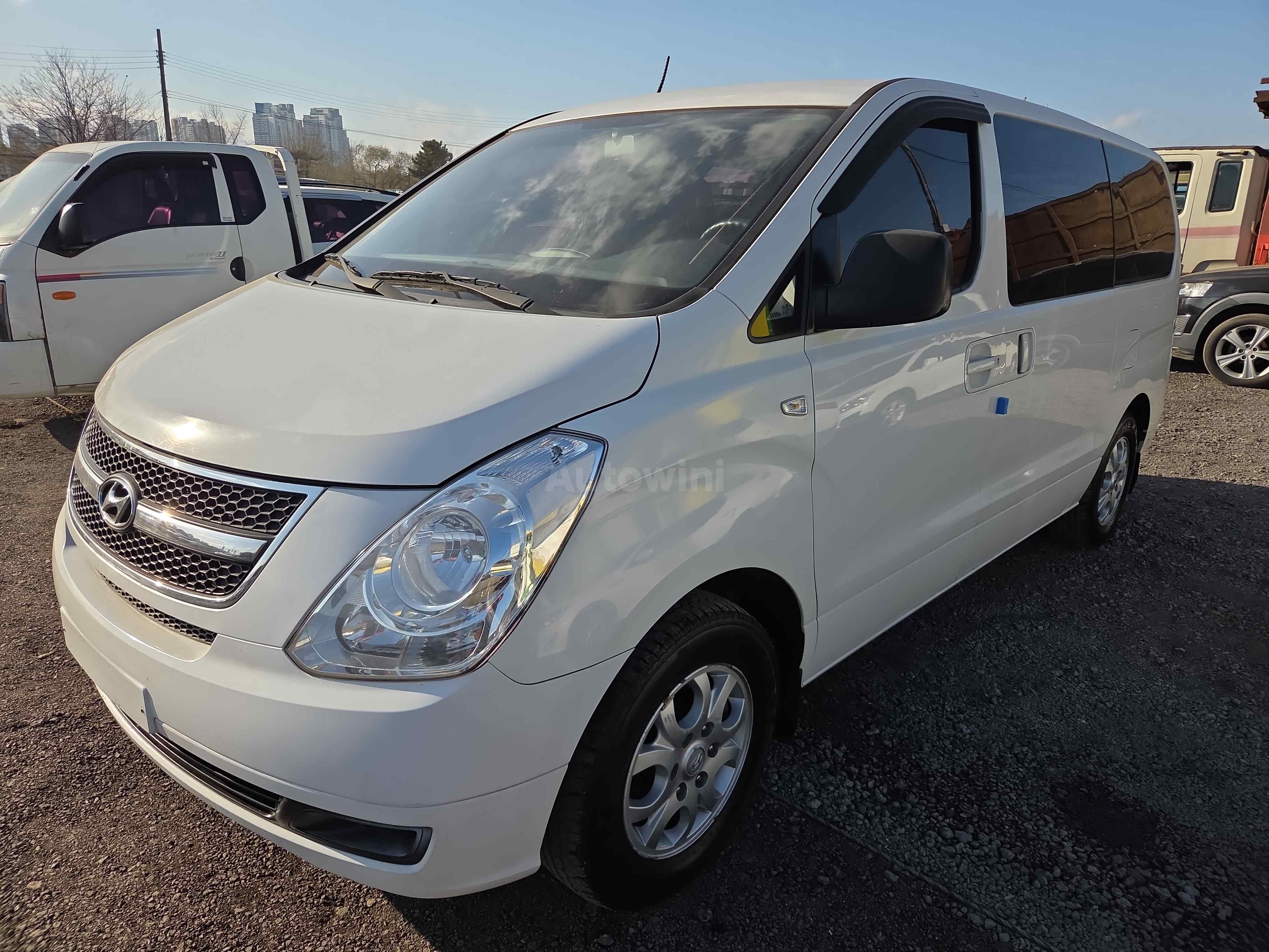 2015 HYUNDAI STAREX VIN: KMFWBX7KAFU705275