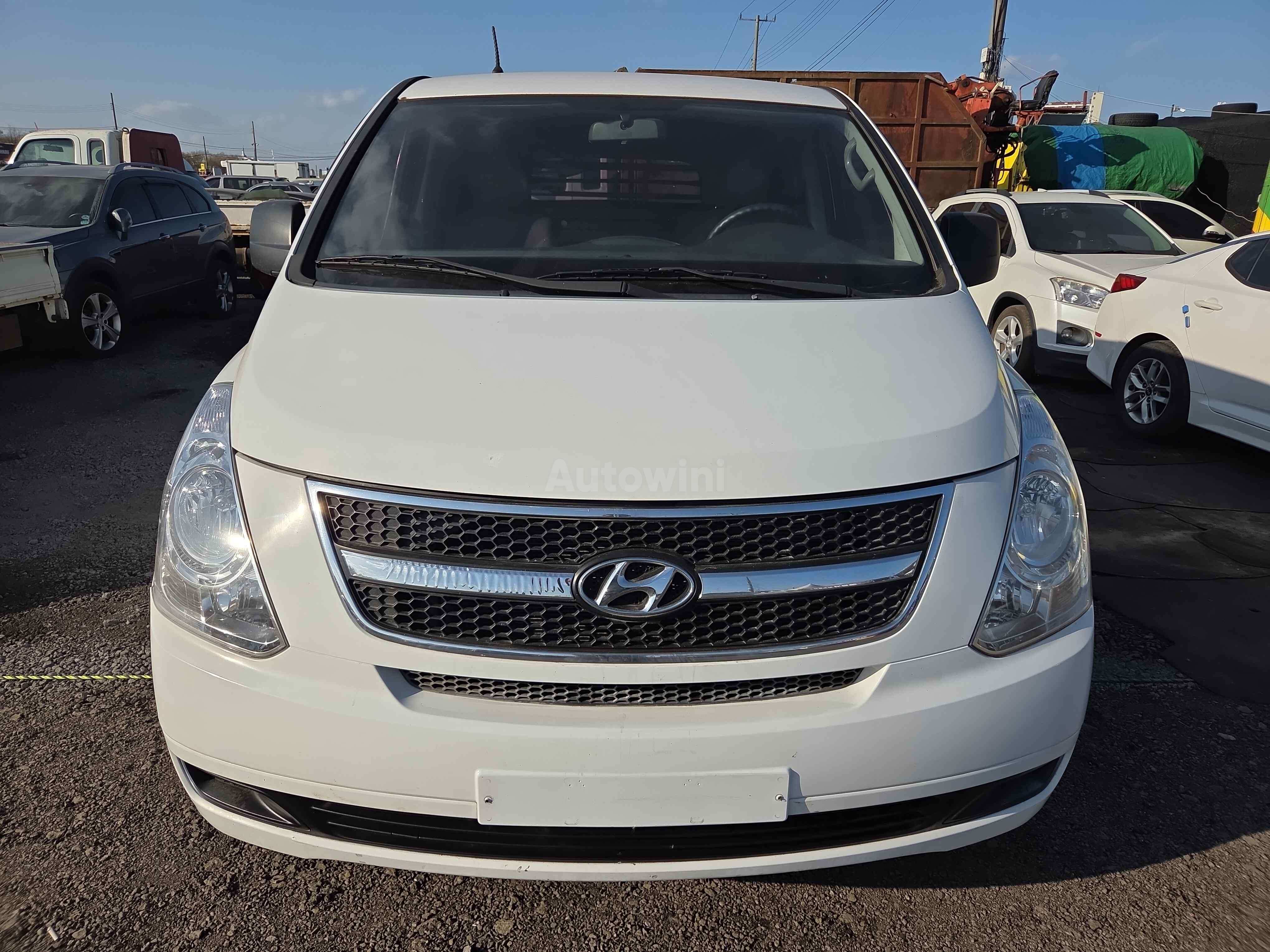 2015 HYUNDAI STAREX VIN: KMFWBX7KAFU705275
