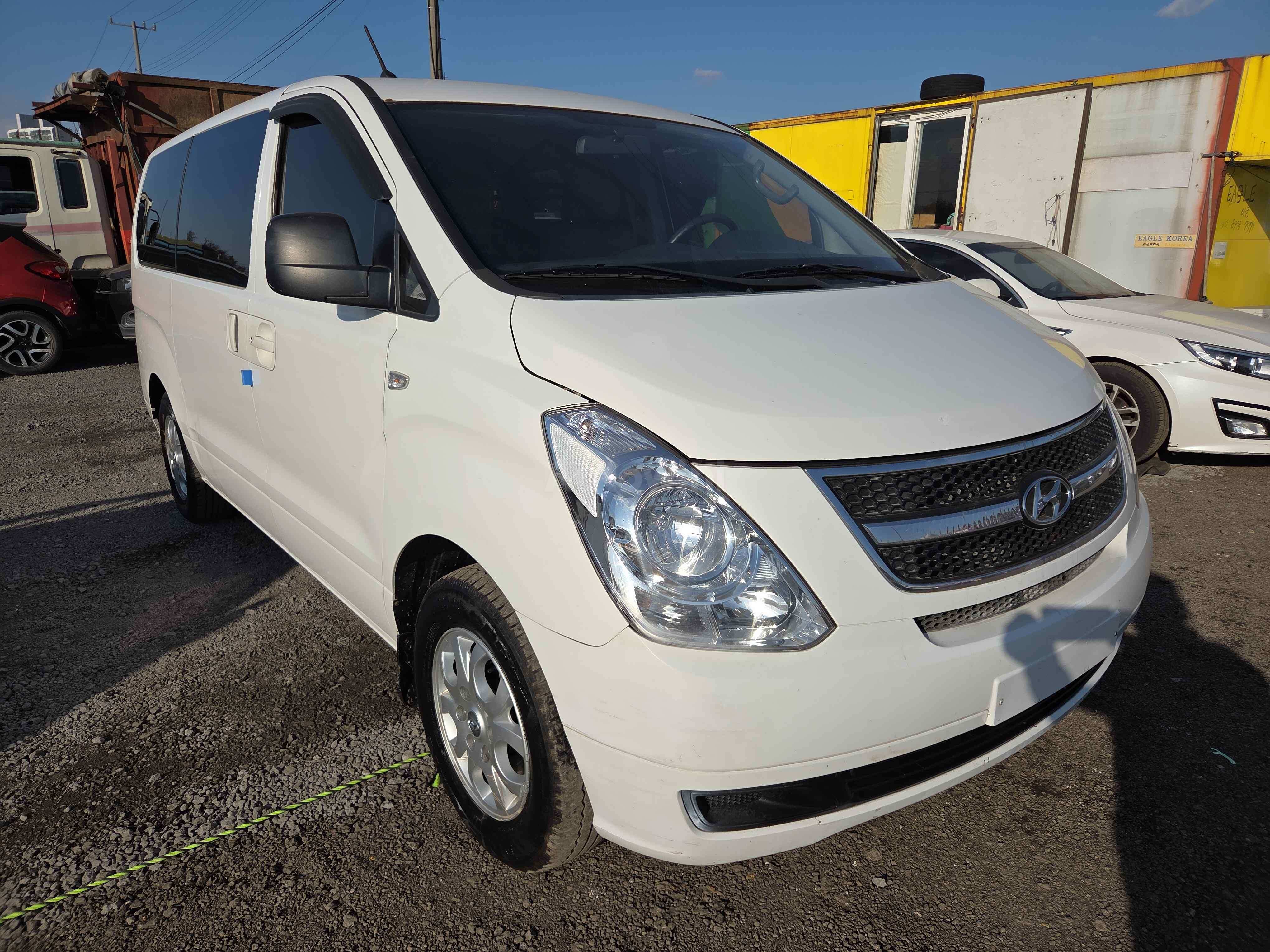 2015 HYUNDAI STAREX VIN: KMFWBX7KAFU705275