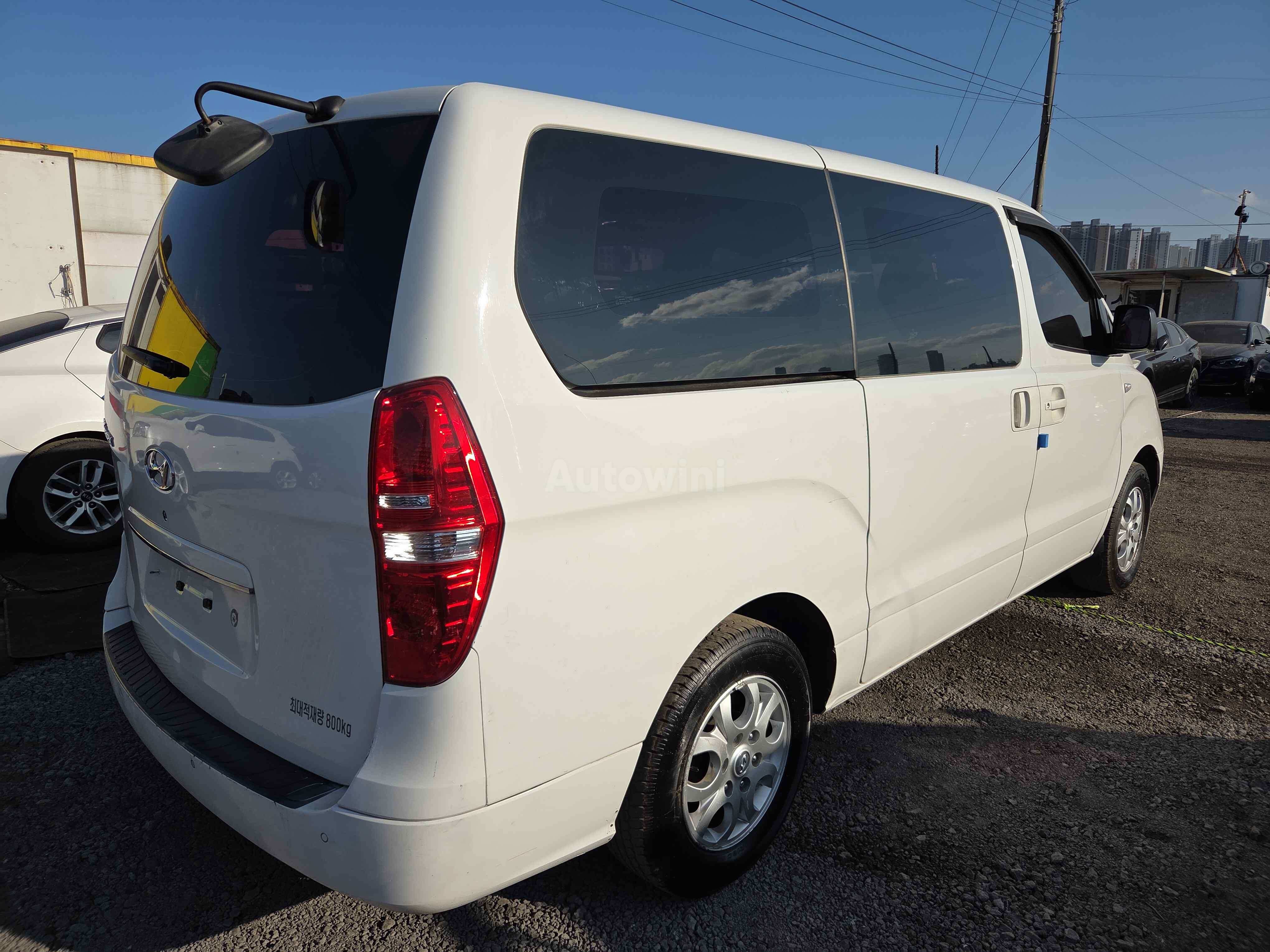 2015 HYUNDAI STAREX VIN: KMFWBX7KAFU705275