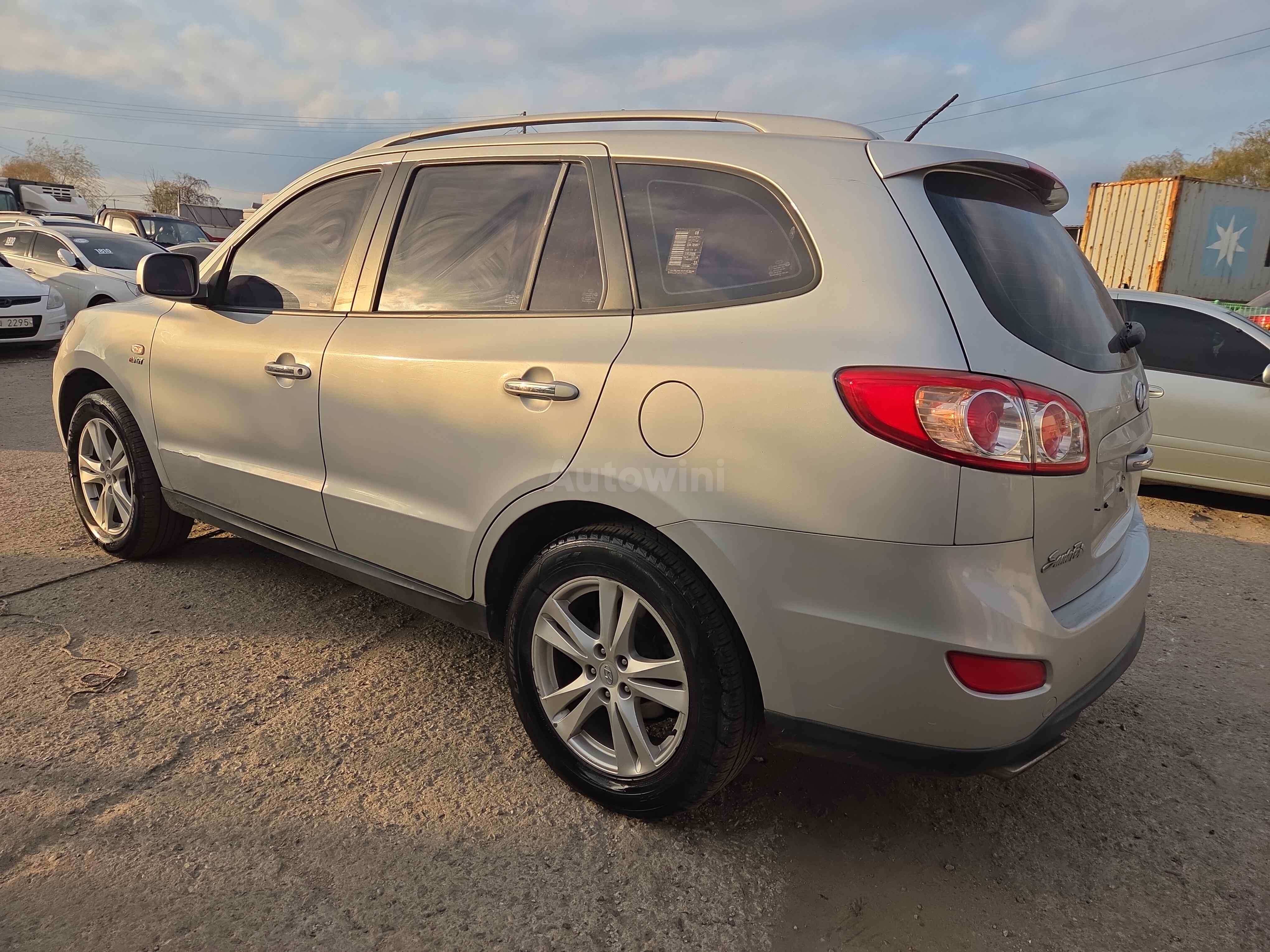 2011 HYUNDAI SANTAFE VIN: KMHSH81UBBU784971