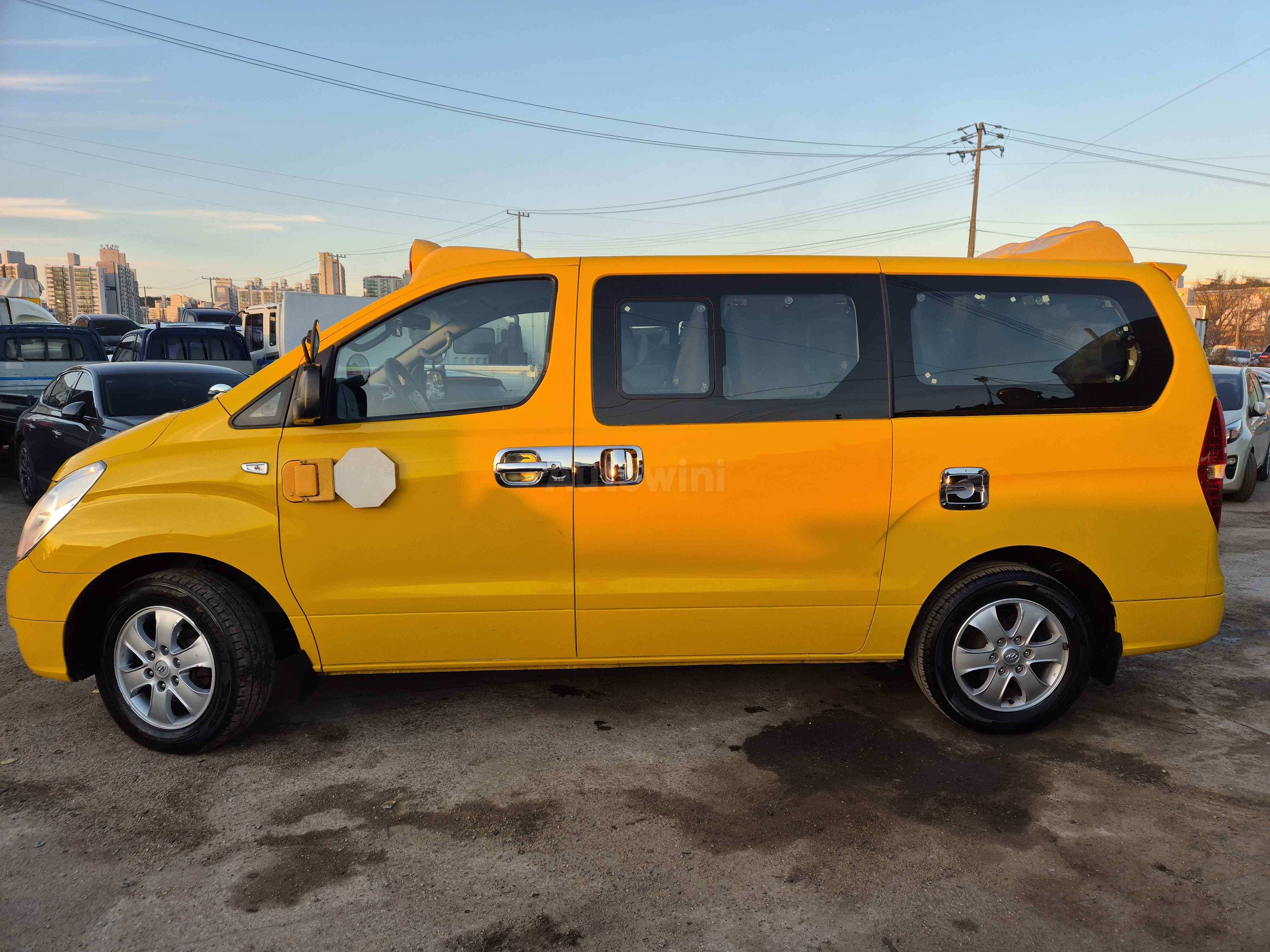 2014 HYUNDAI STAREX VIN: KMJWA37KDEU617588