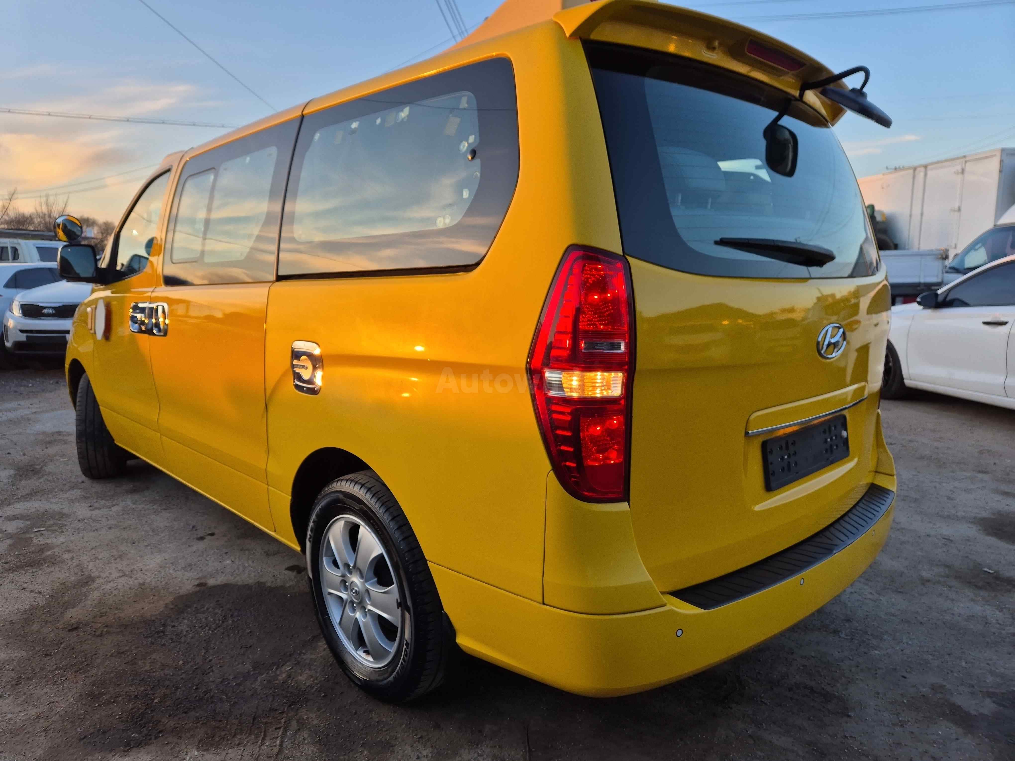 2014 HYUNDAI STAREX VIN: KMJWA37KDEU617588