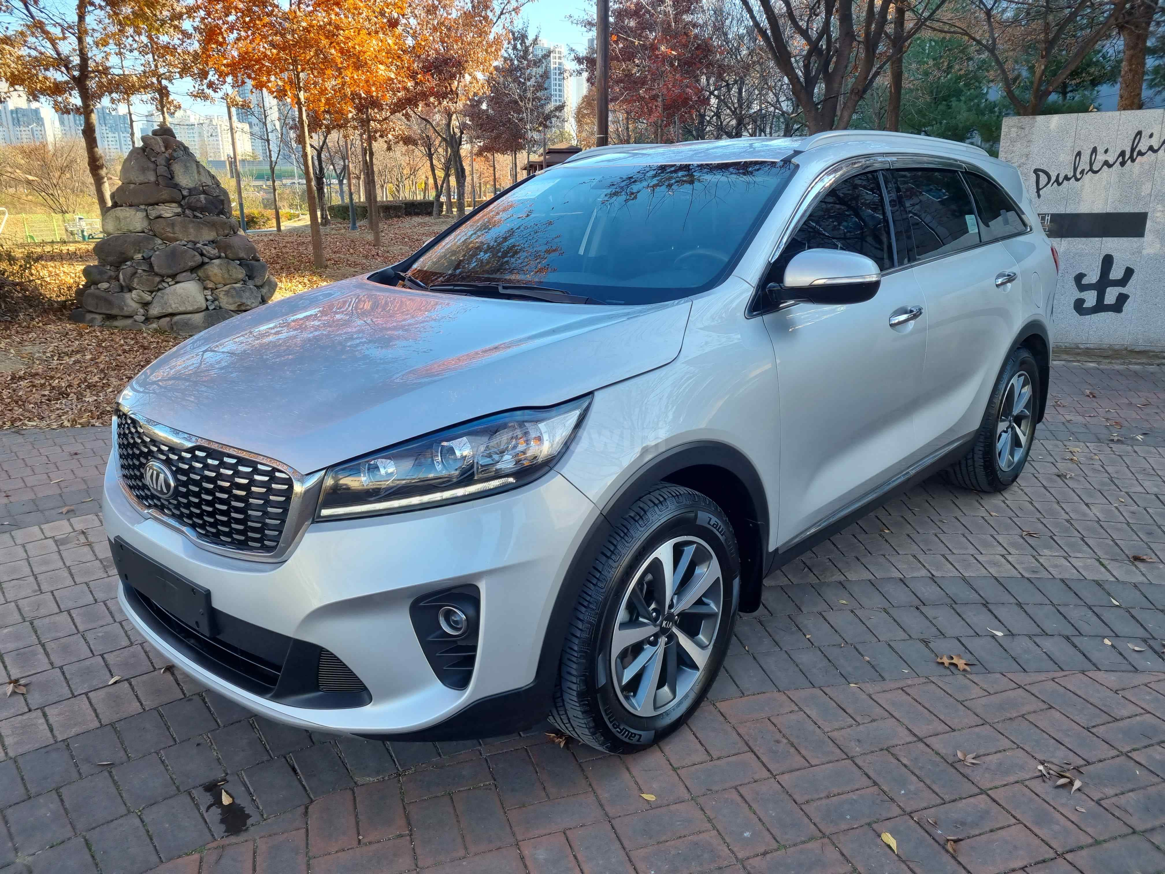 2018 KIA SORENTO VIN: KNAPG81BDJA430412