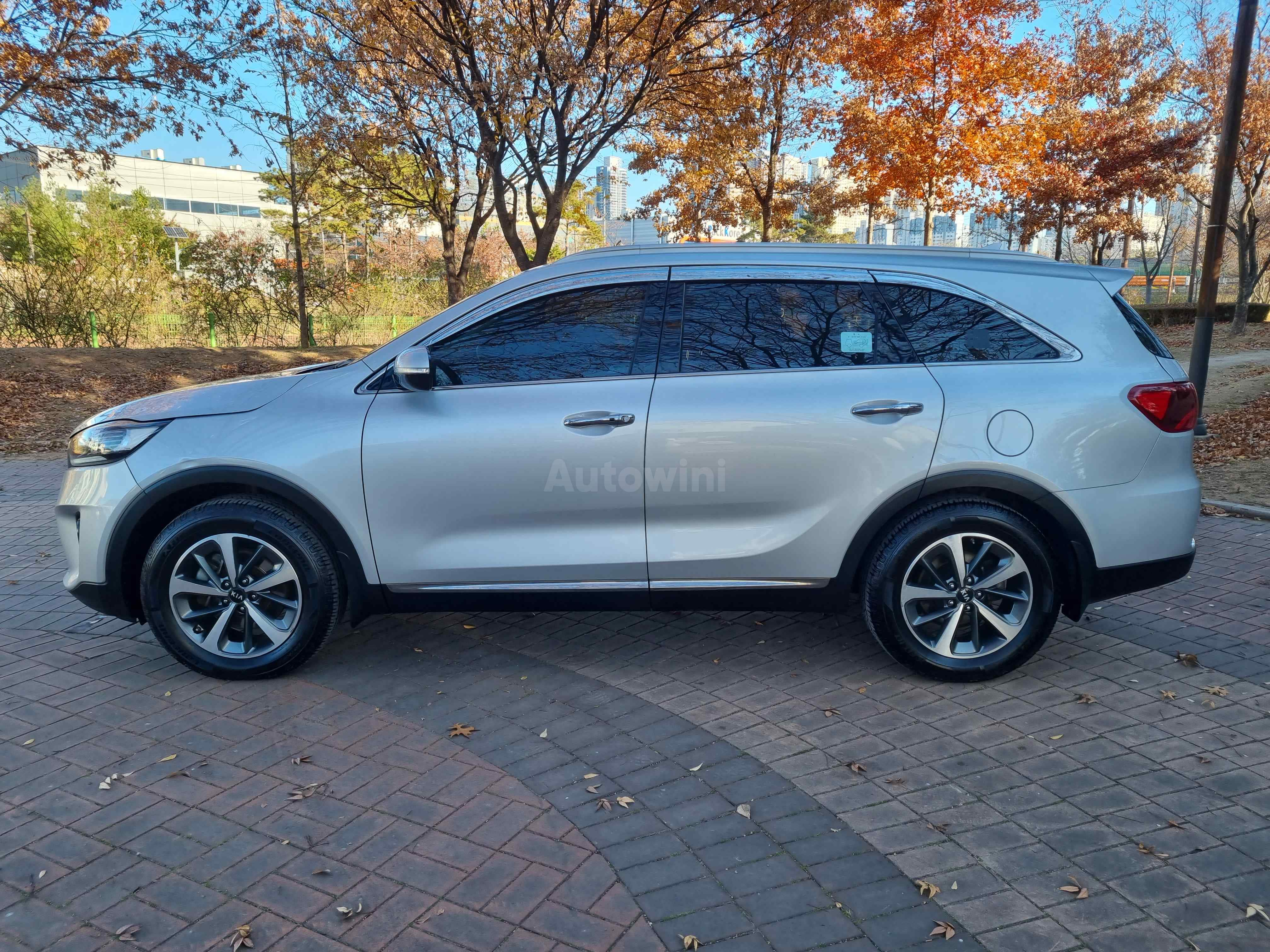 2018 KIA SORENTO VIN: KNAPG81BDJA430412
