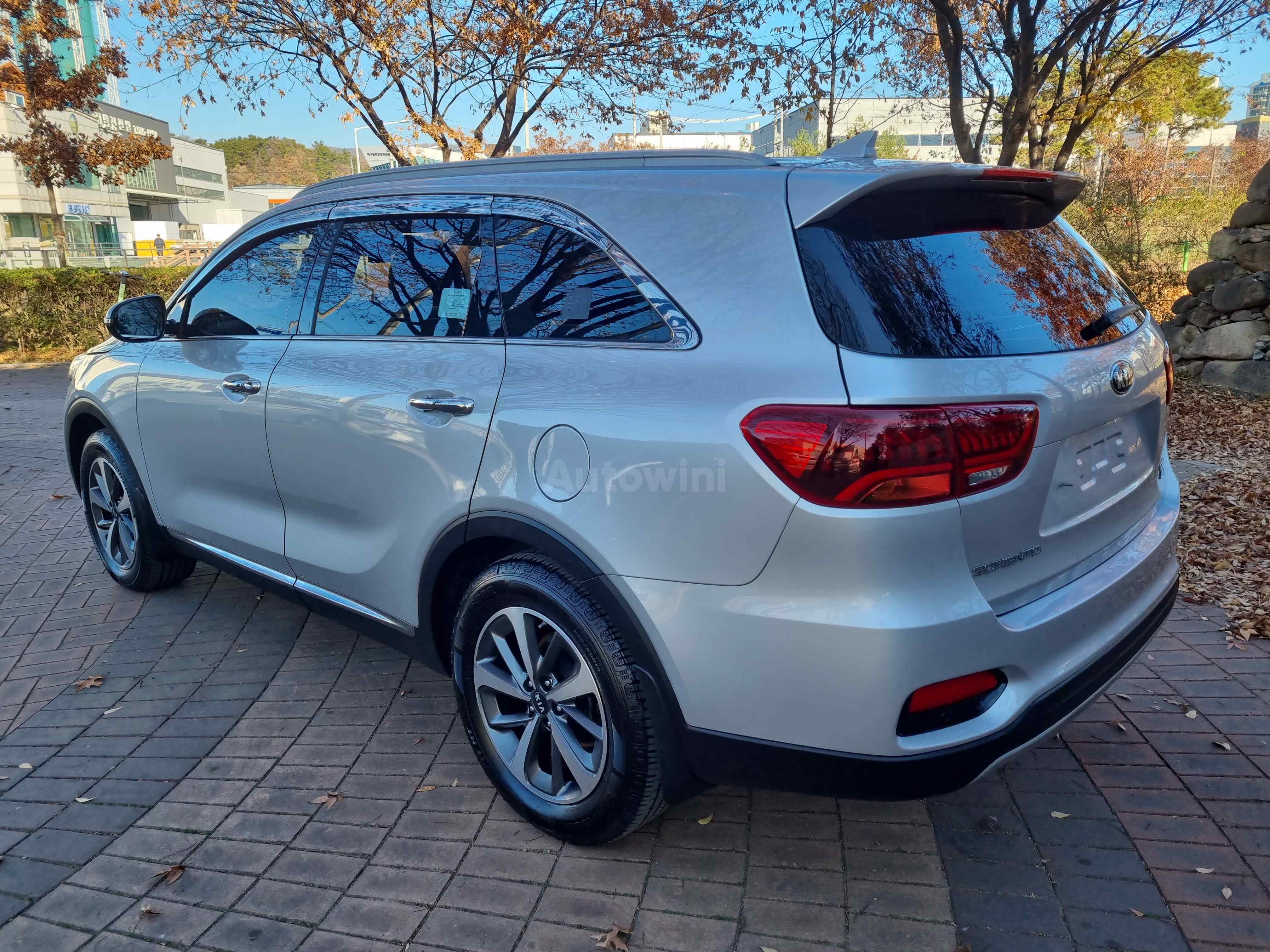 2018 KIA SORENTO VIN: KNAPG81BDJA430412