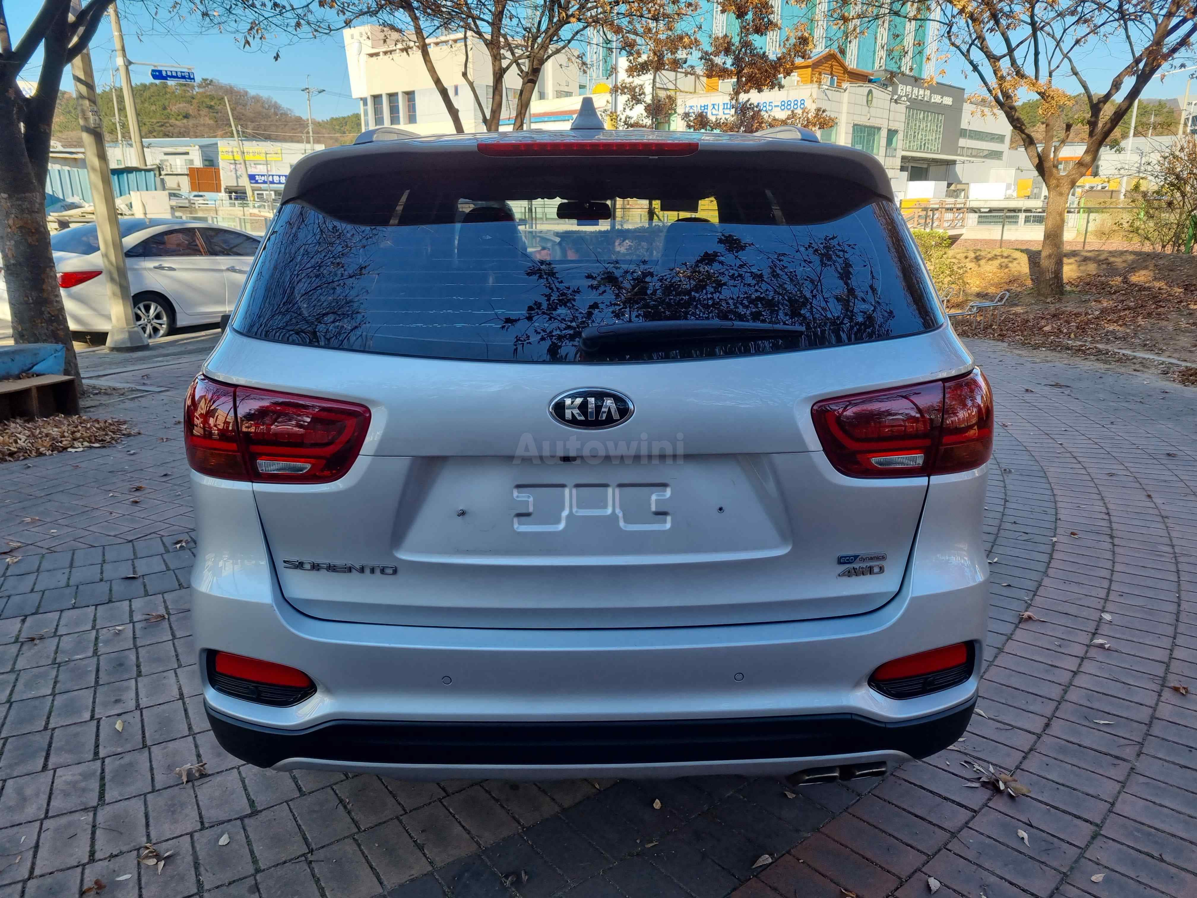 2018 KIA SORENTO VIN: KNAPG81BDJA430412