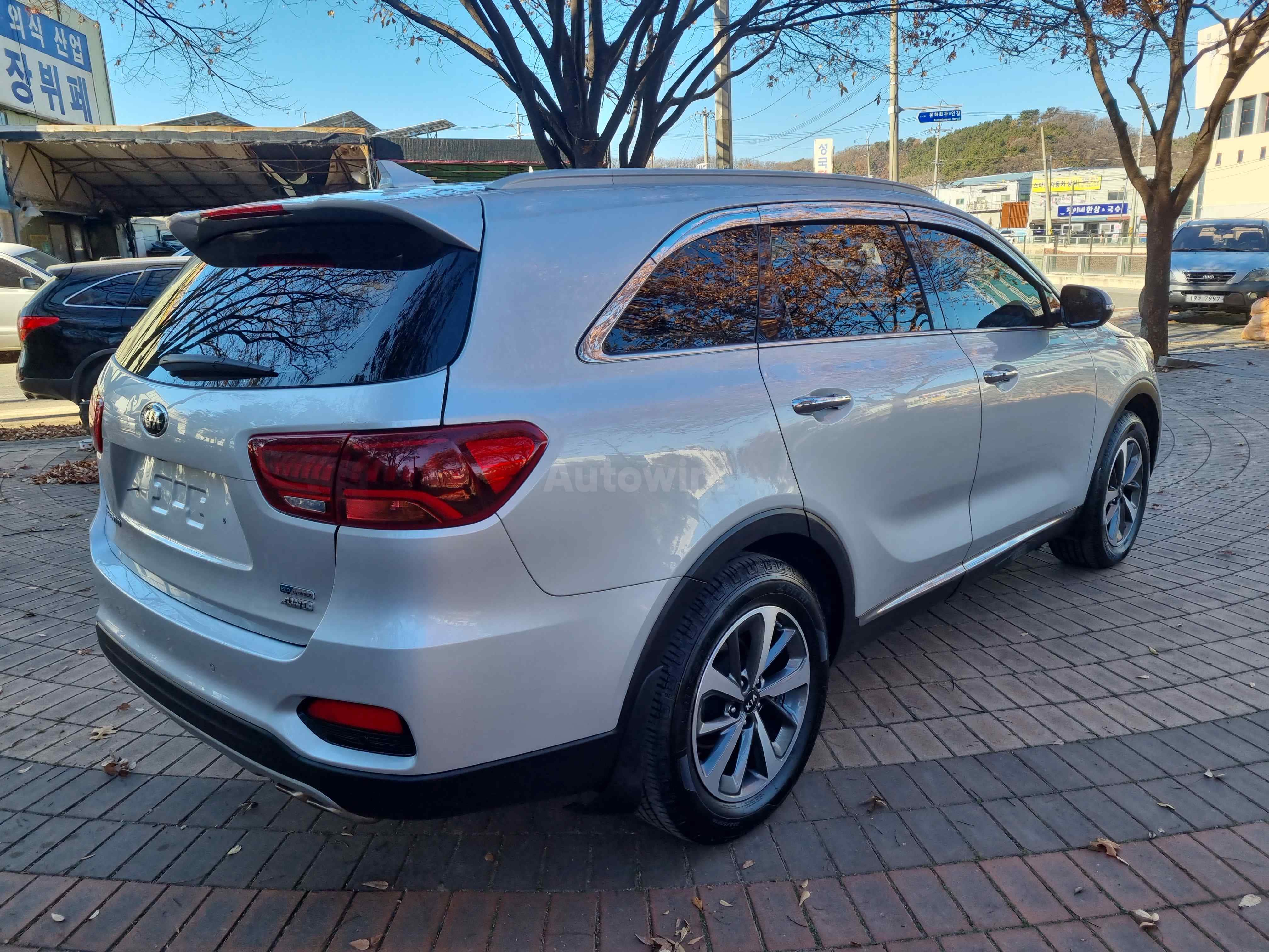 2018 KIA SORENTO VIN: KNAPG81BDJA430412