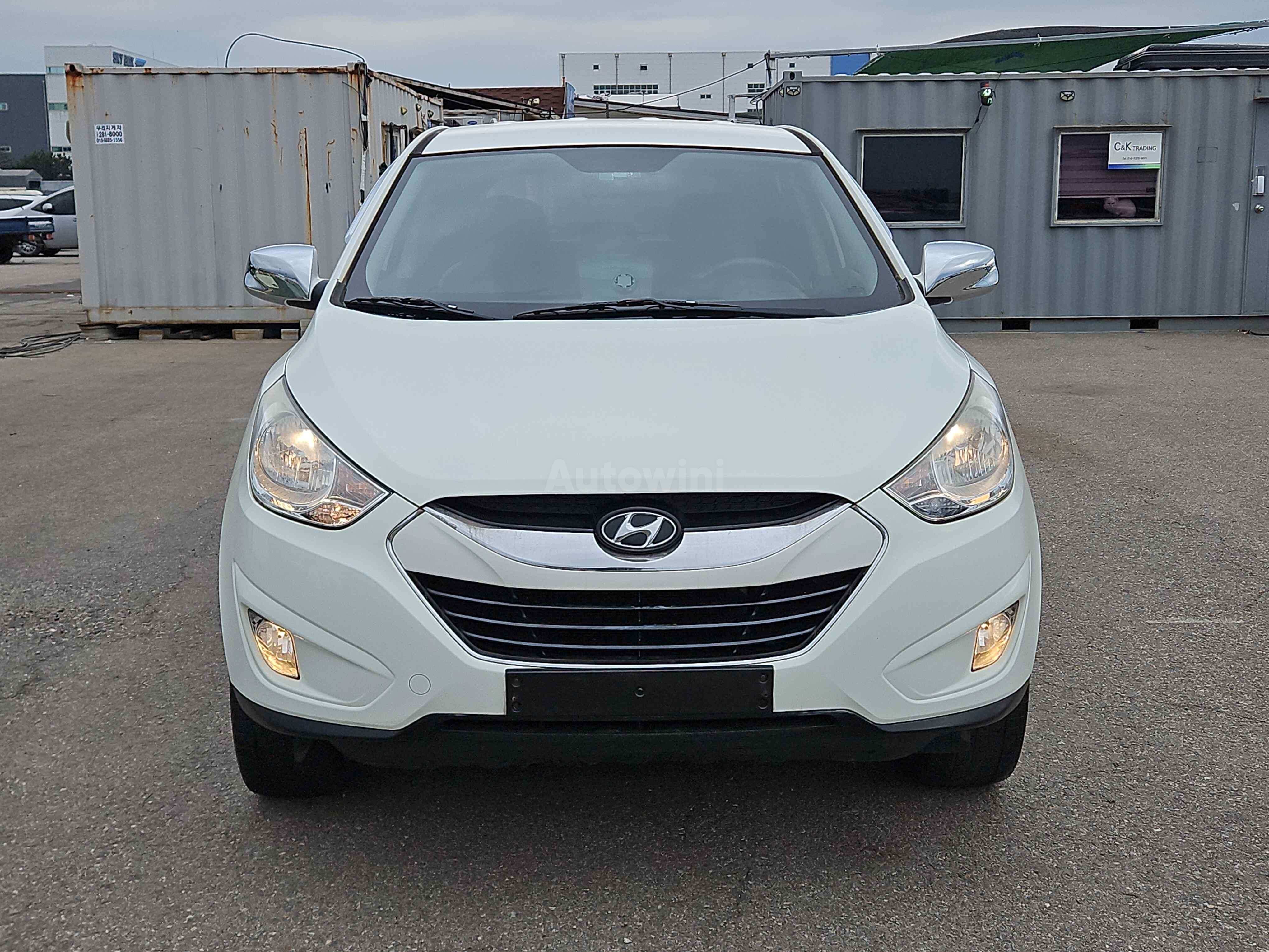 2011 HYUNDAI TUCSON VIN: KMHJT81VBBU096931