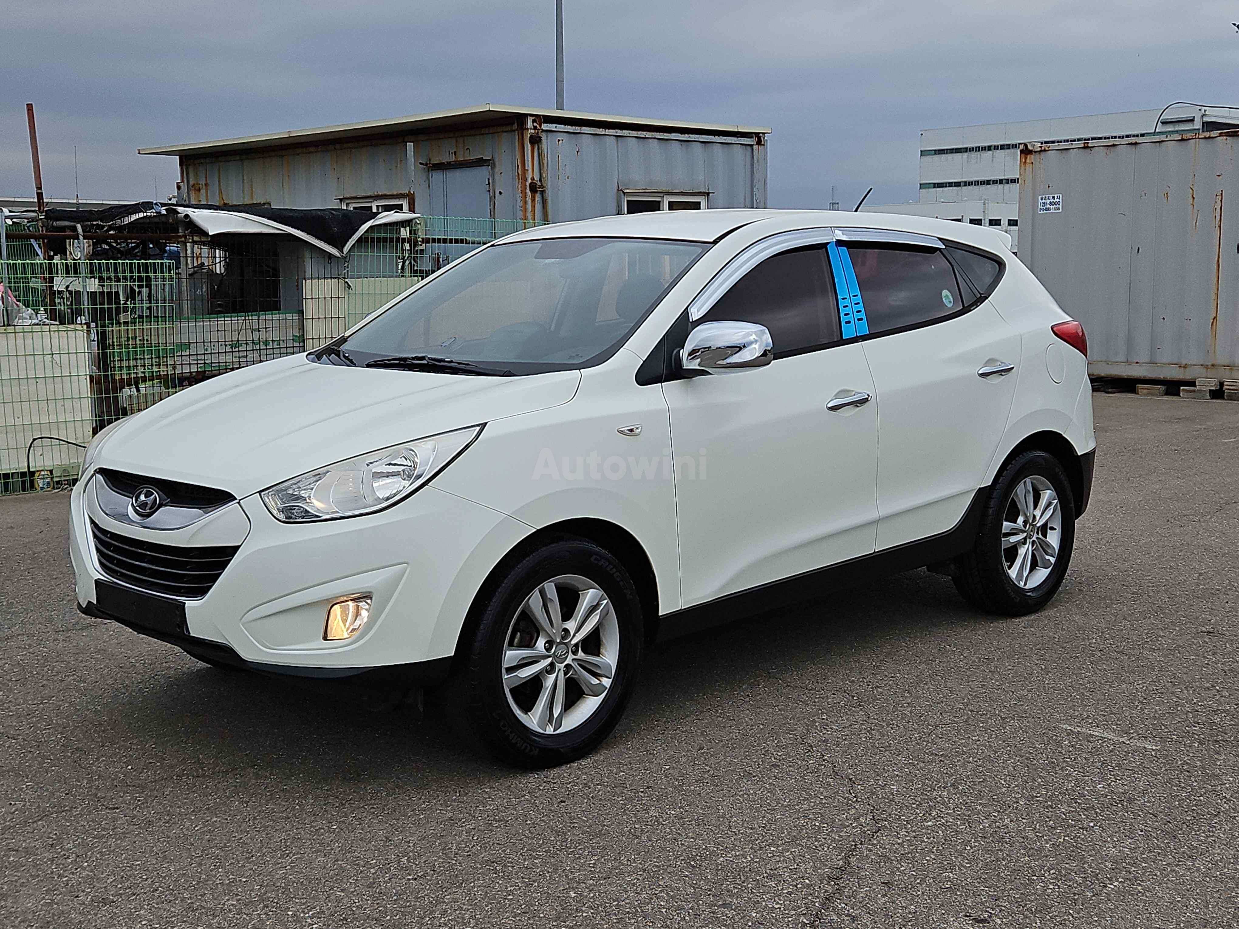 2011 HYUNDAI TUCSON VIN: KMHJT81VBBU096931