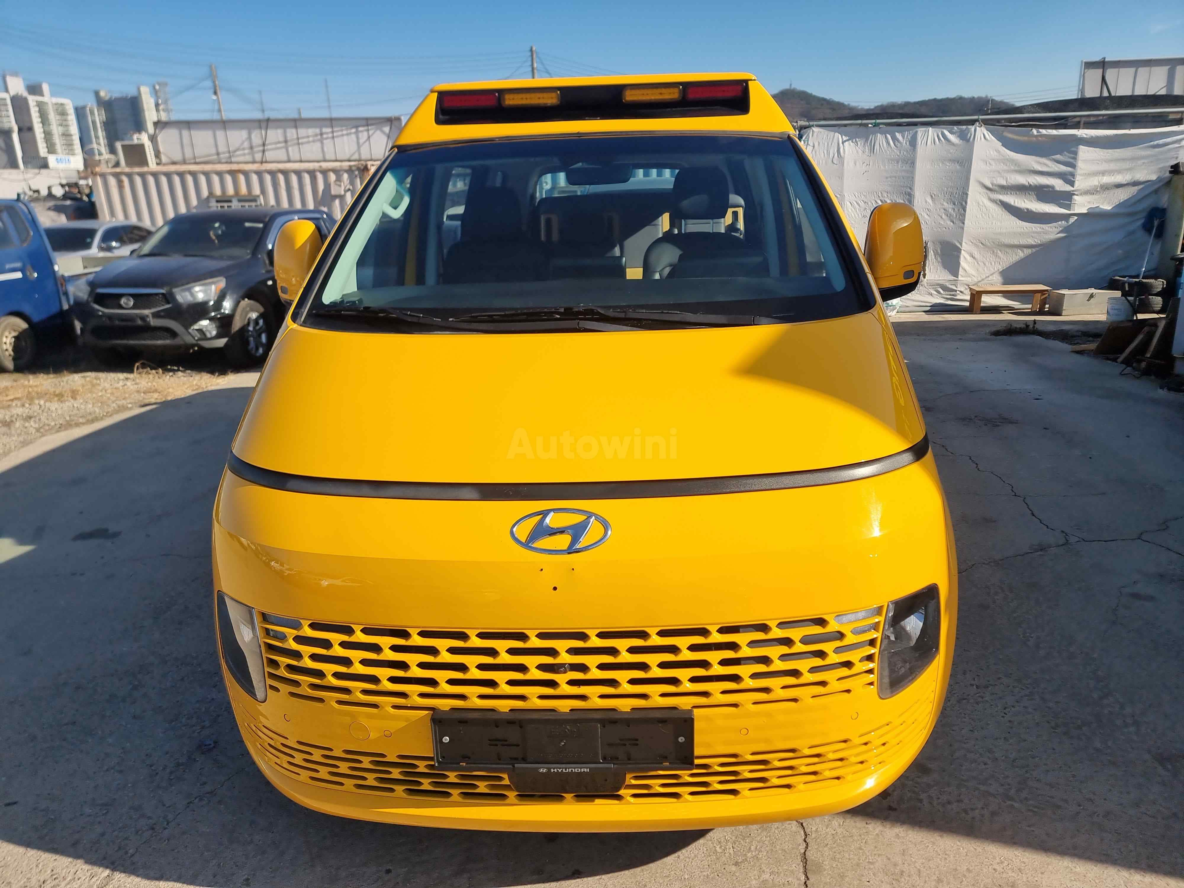 2024 HYUNDAI STARIA VIN: KMJYB373BRU158668