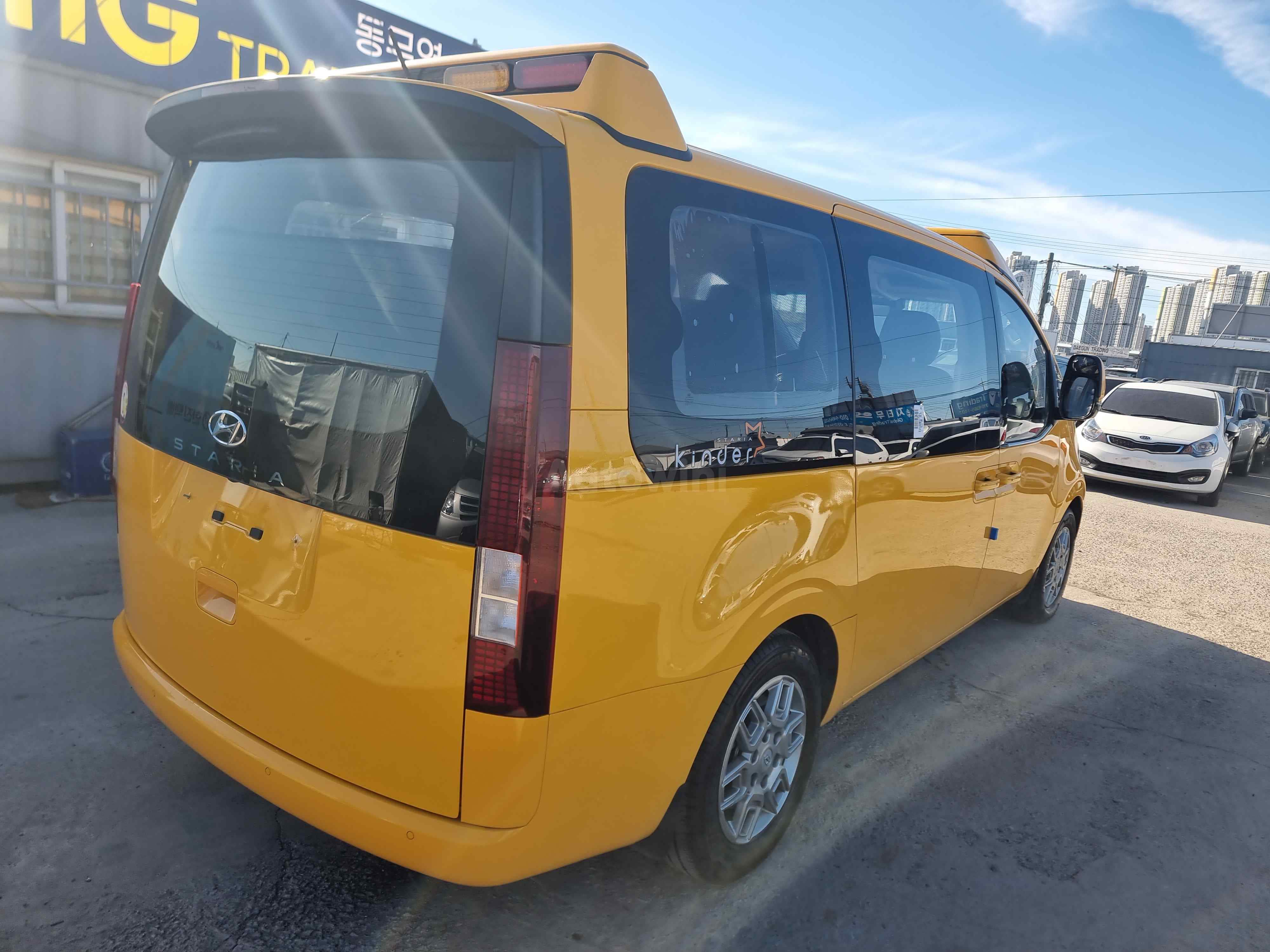 2024 HYUNDAI STARIA VIN: KMJYB373BRU158668