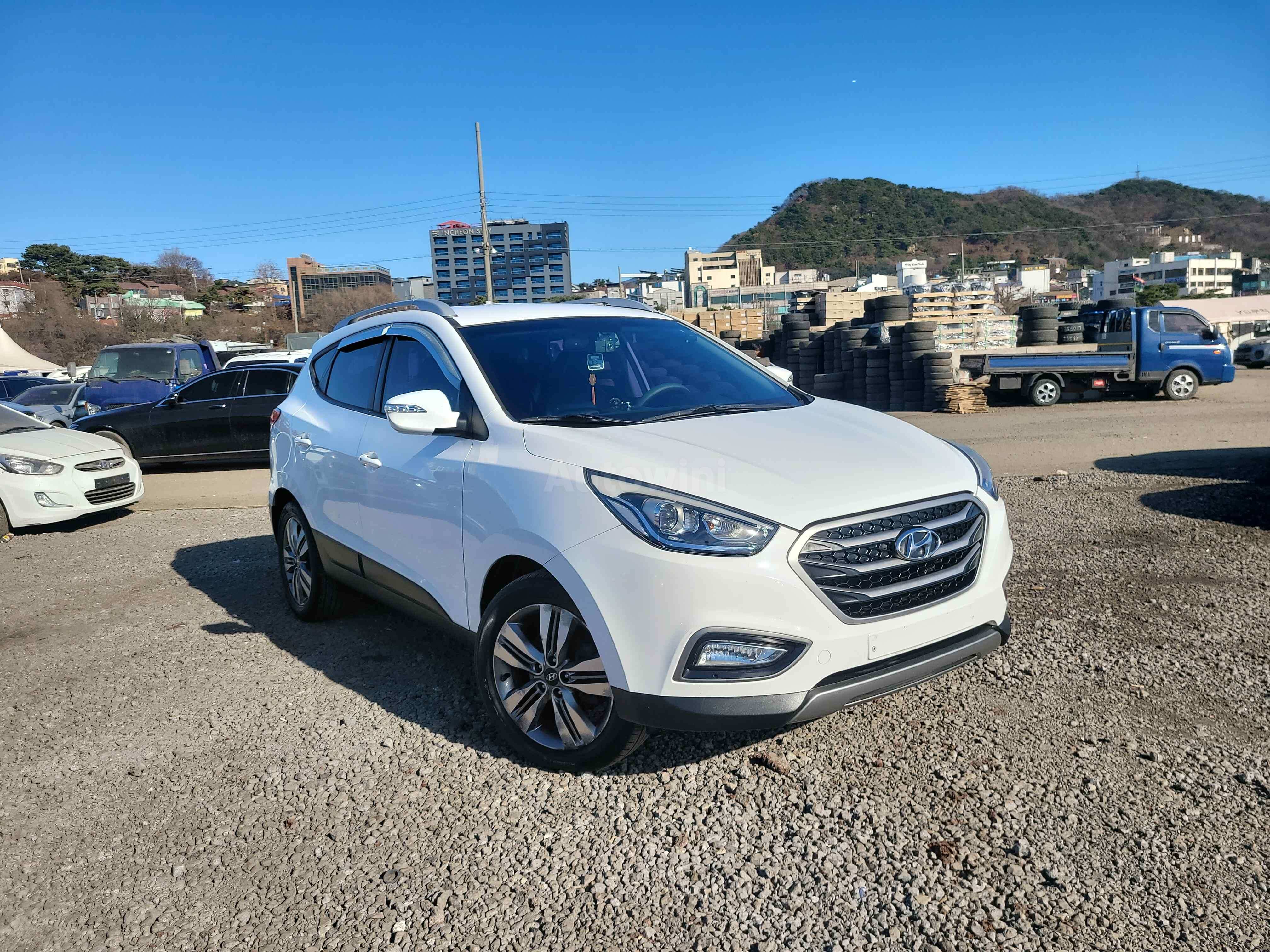 2014 HYUNDAI TUCSON VIN: KMHJU81VBEU749400