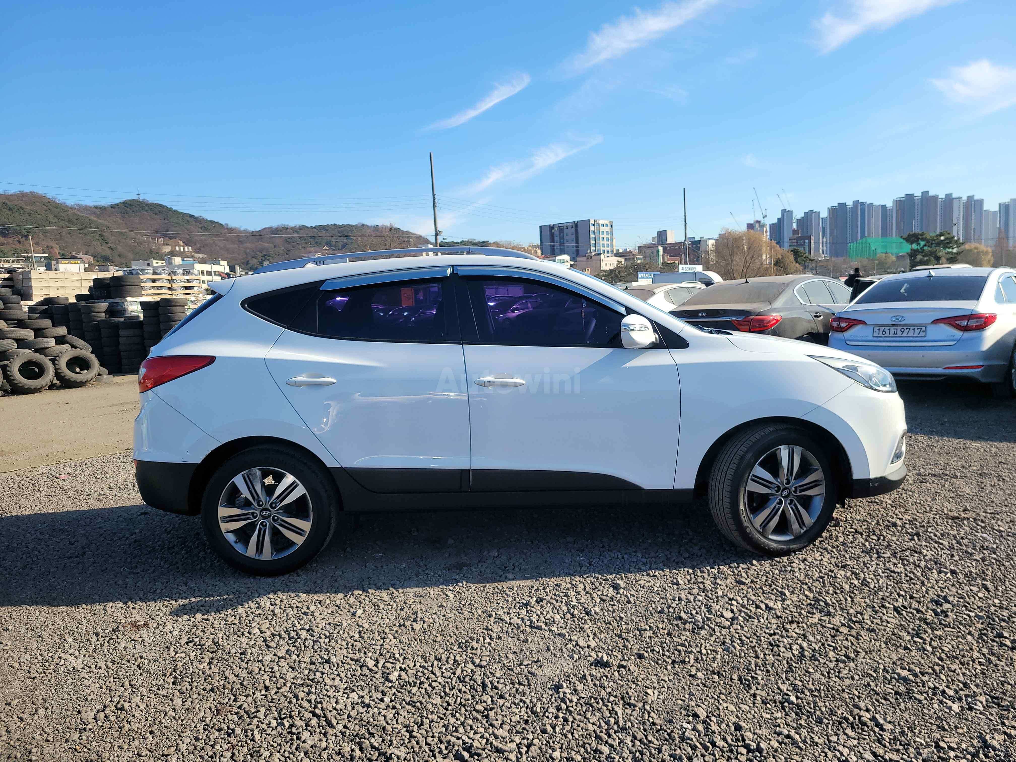 2014 HYUNDAI TUCSON VIN: KMHJU81VBEU749400