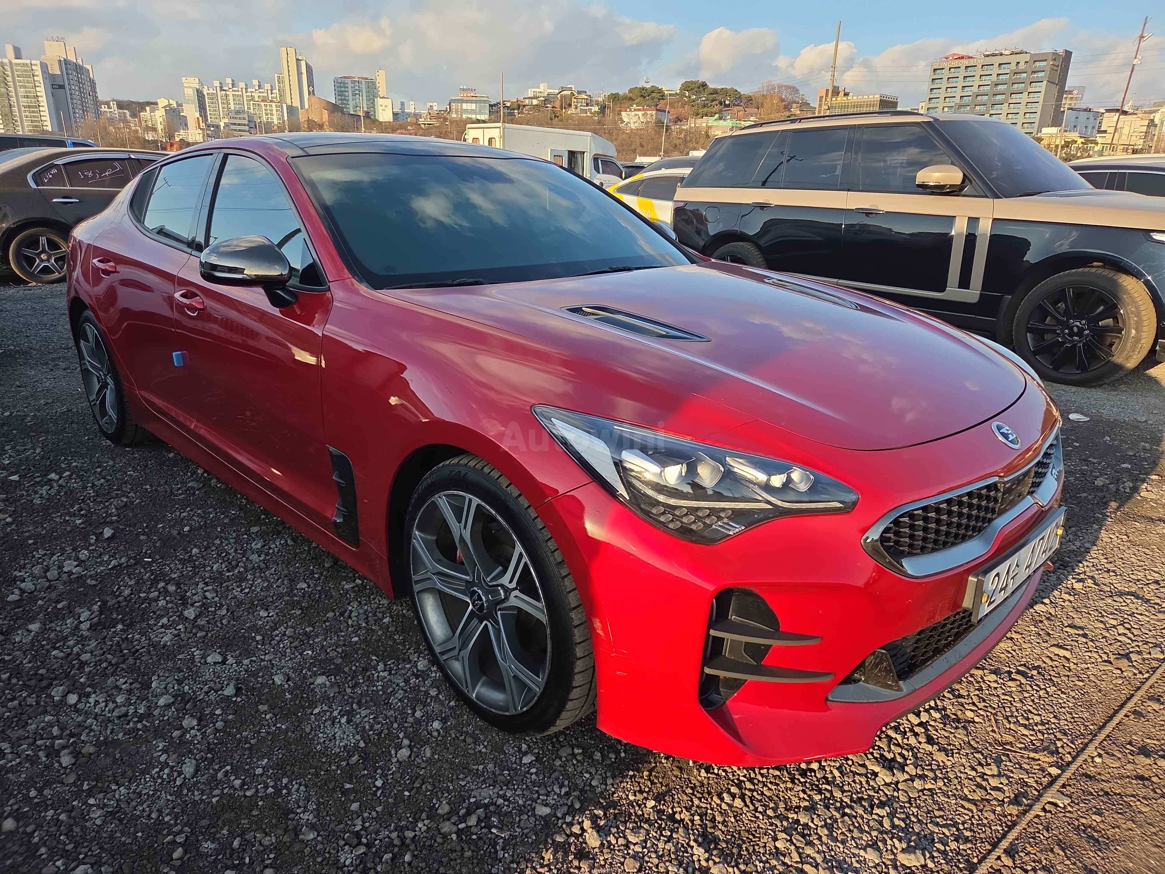 2018 KIA STINGER VIN: KNAE251ABJS003708