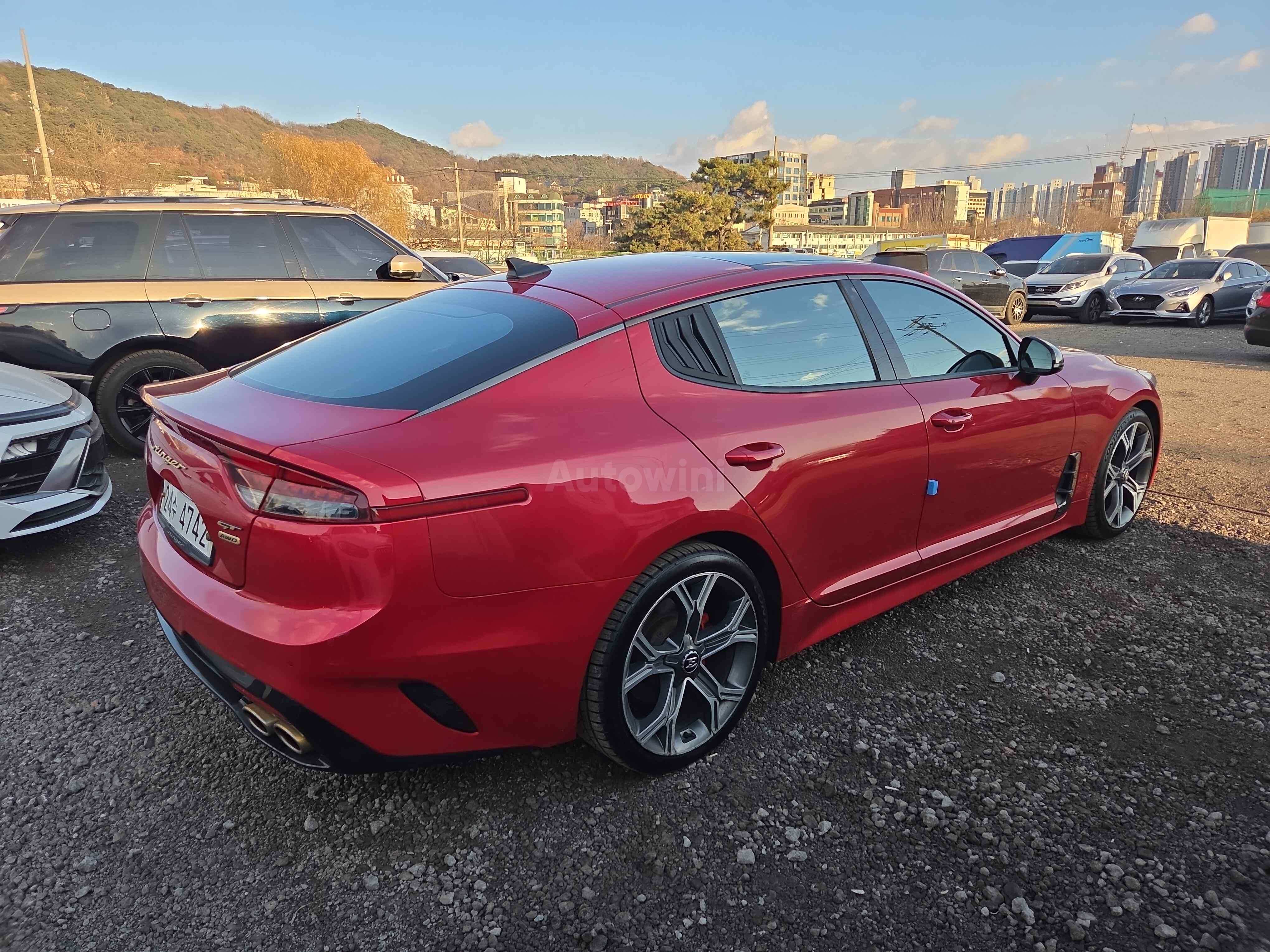 2018 KIA STINGER VIN: KNAE251ABJS003708