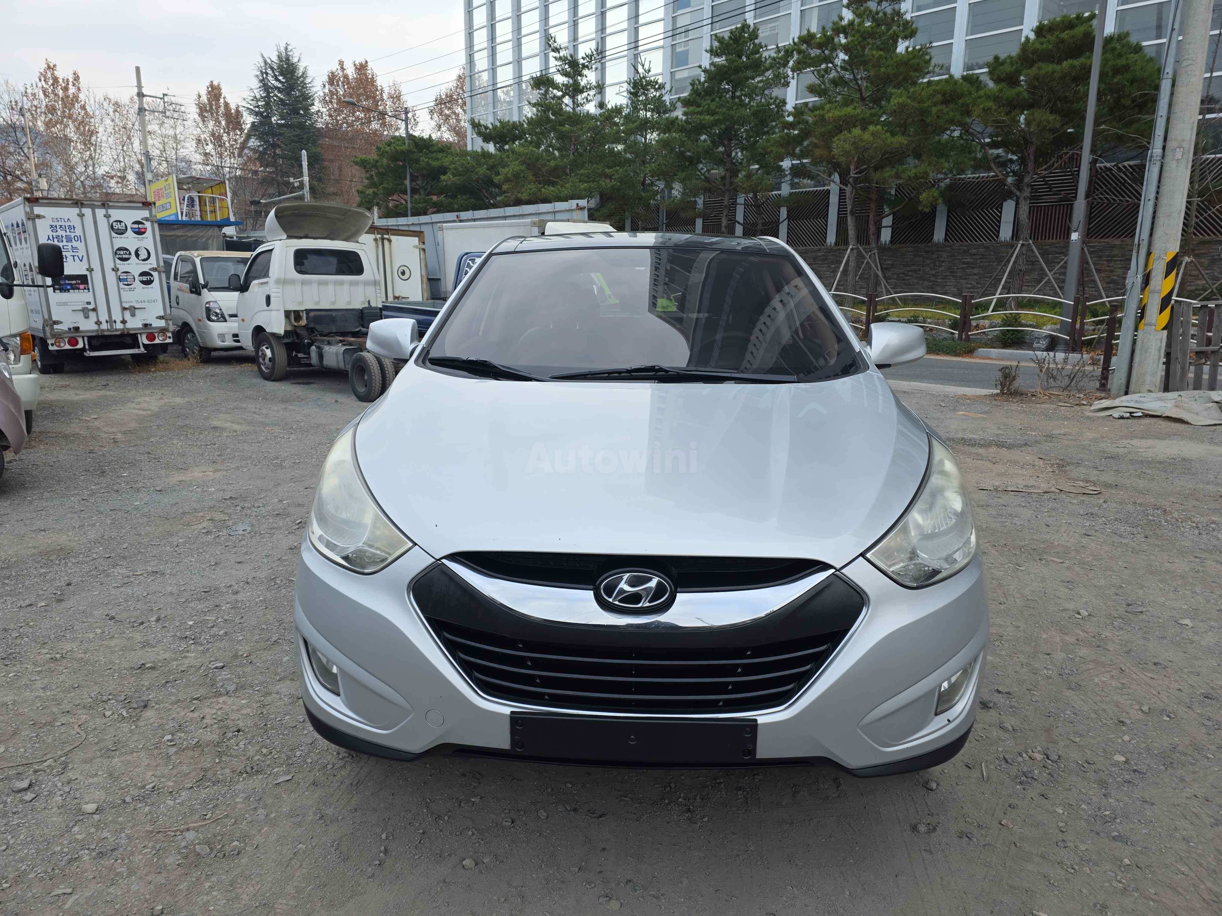2010 HYUNDAI TUCSON VIN: KMHJT81VBAU056775
