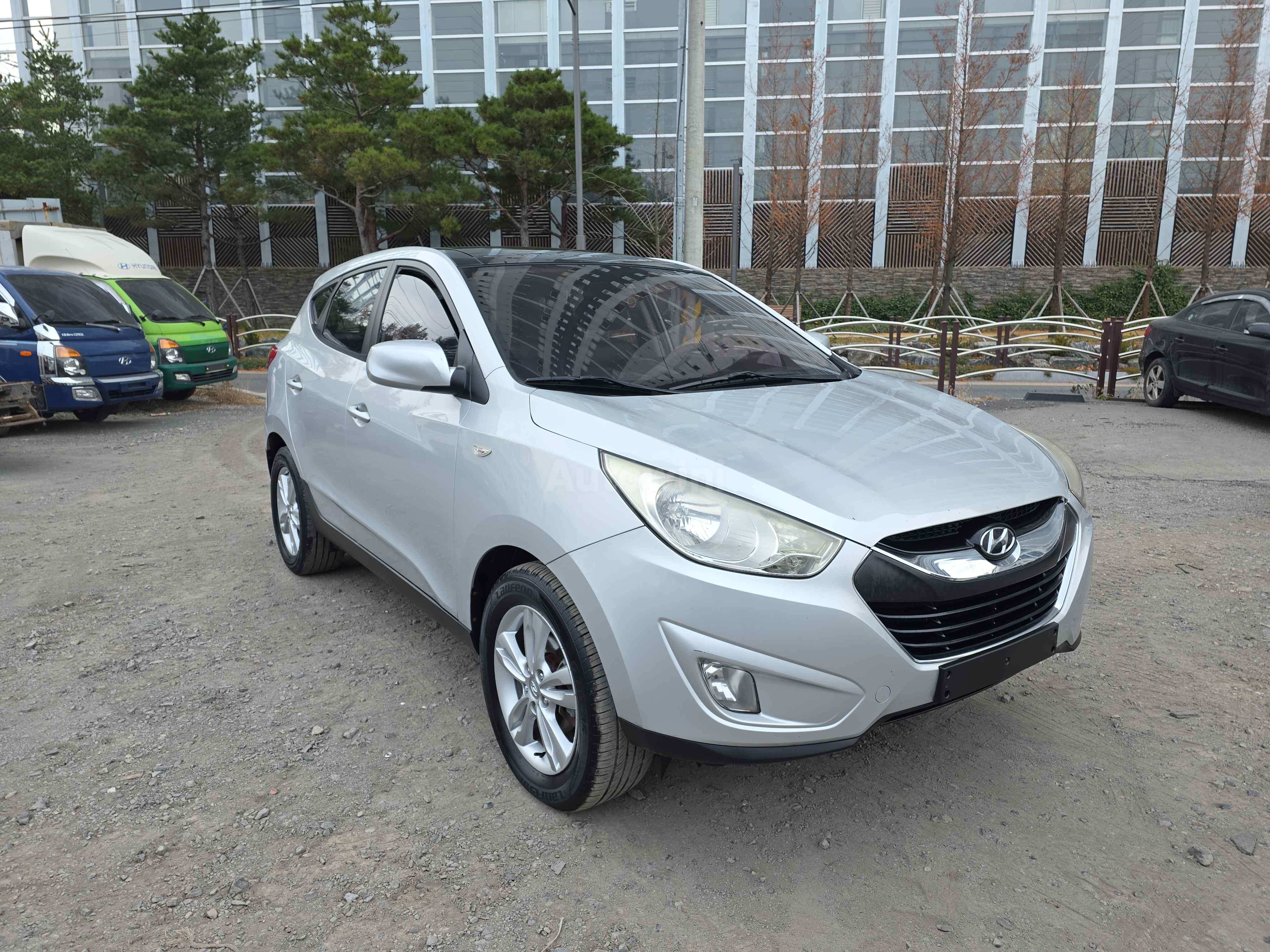 2010 HYUNDAI TUCSON VIN: KMHJT81VBAU056775