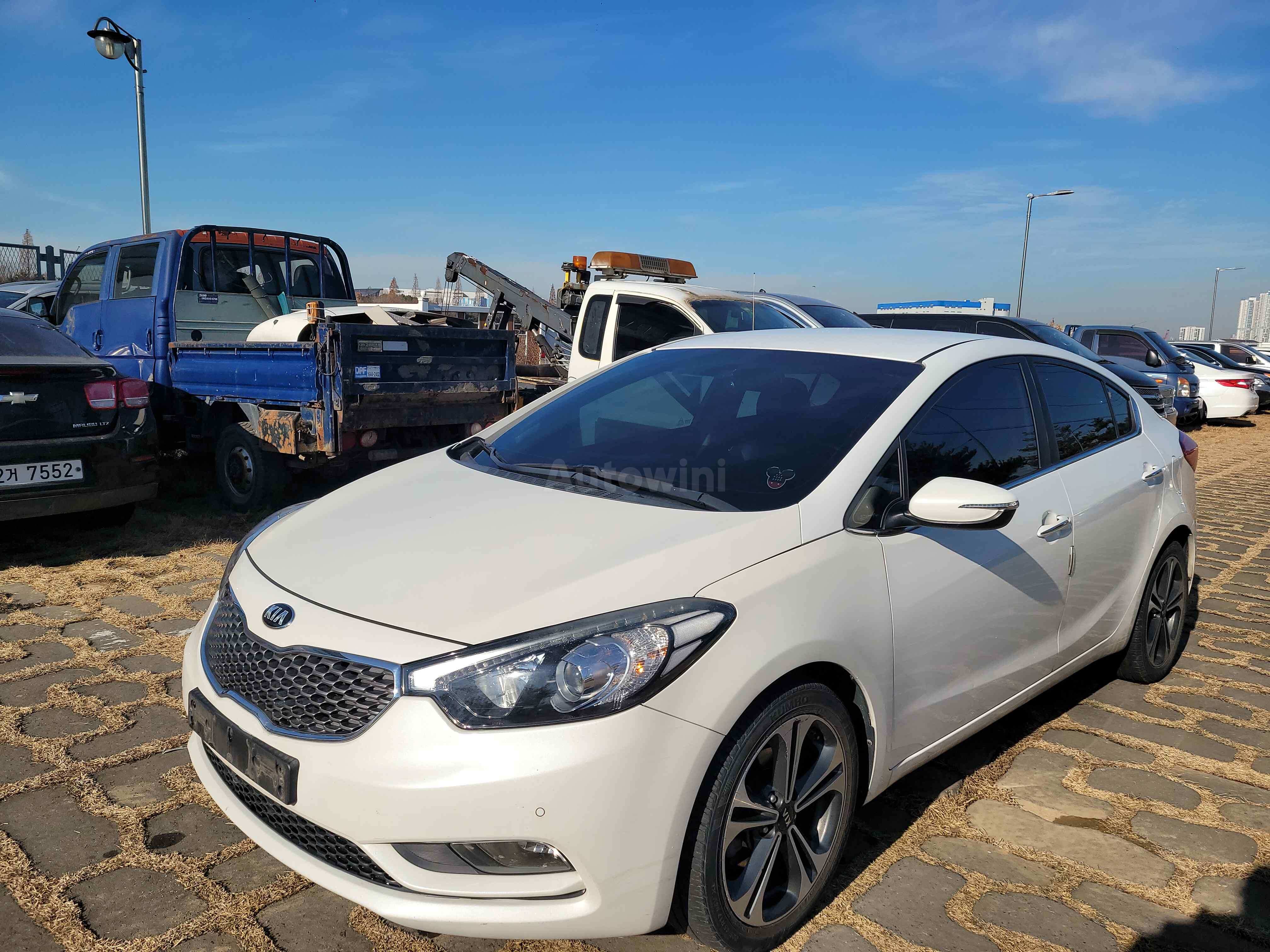 2013 KIA K3 VIN: KNAFZ412BDA142106