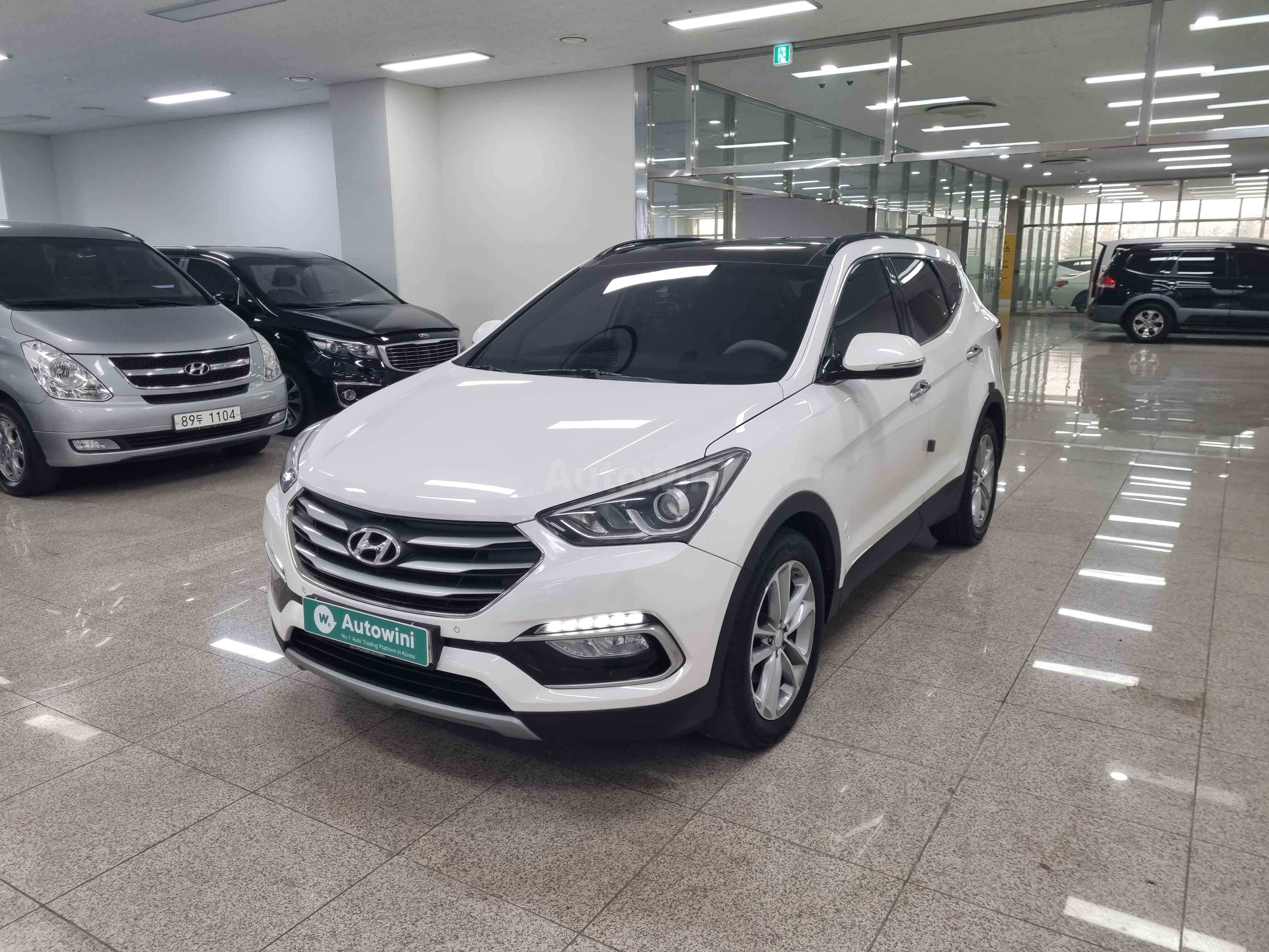 2016 HYUNDAI SANTAFE VIN: KMHSW81UBGU552038
