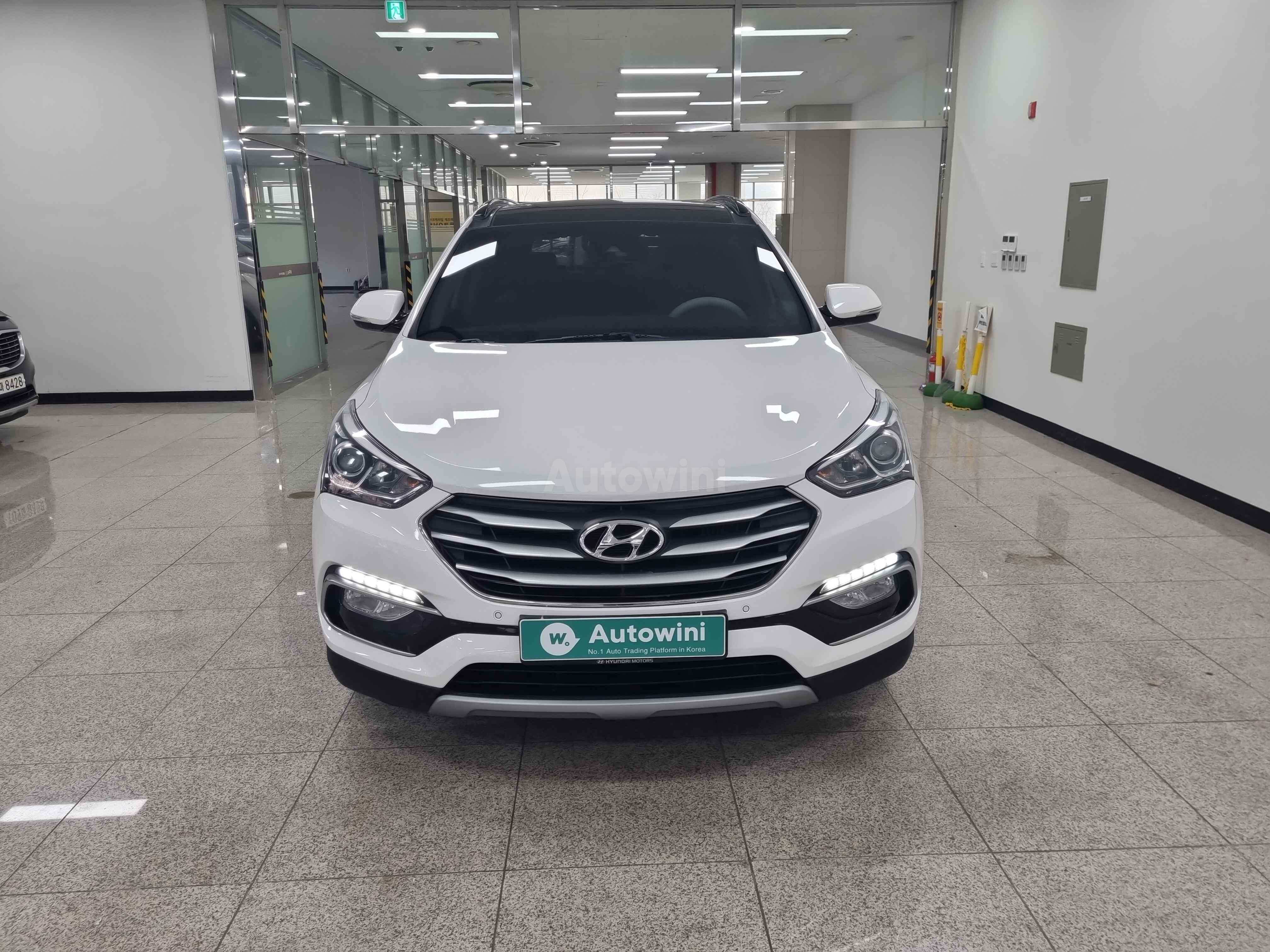 2016 HYUNDAI SANTAFE VIN: KMHSW81UBGU552038