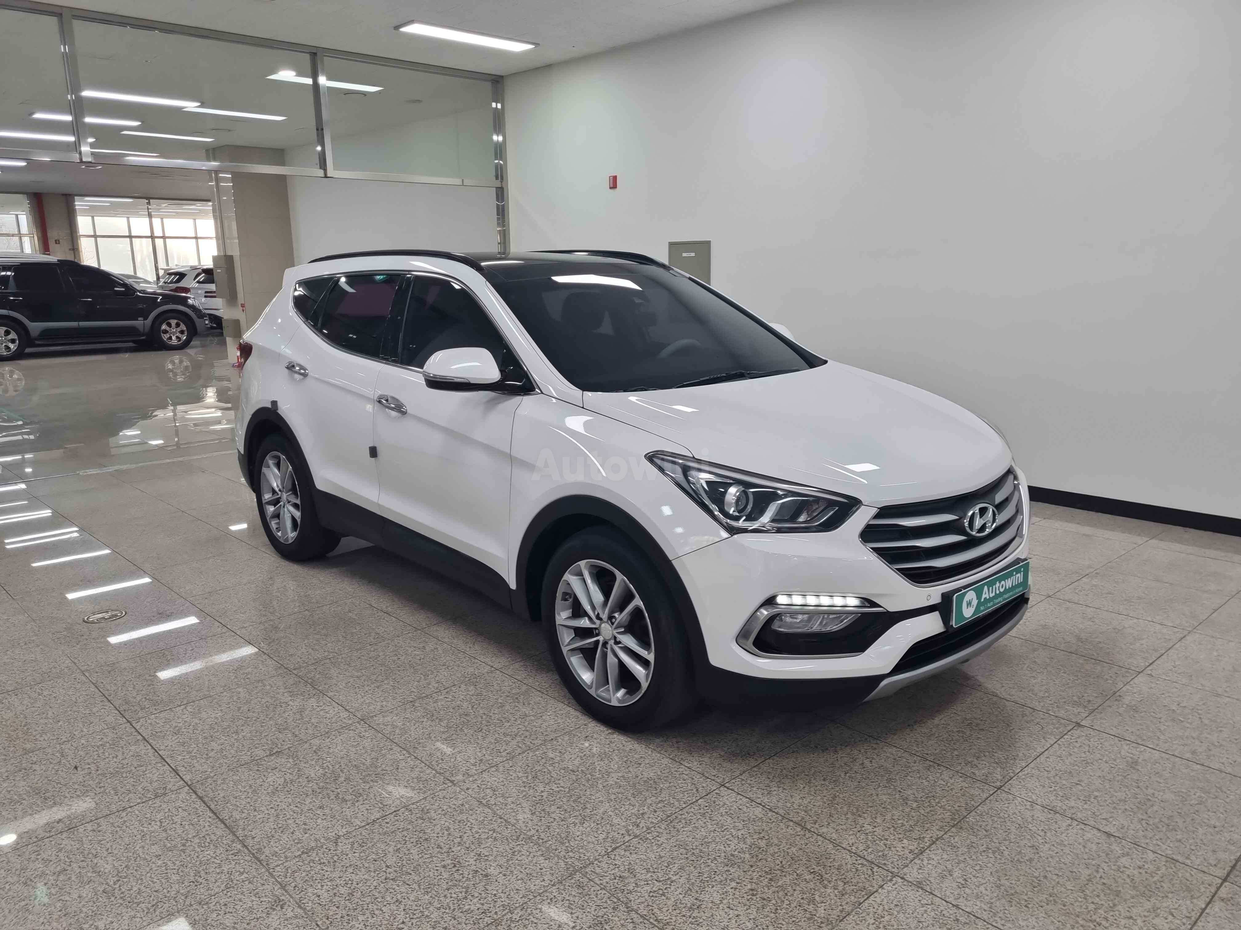 2016 HYUNDAI SANTAFE VIN: KMHSW81UBGU552038